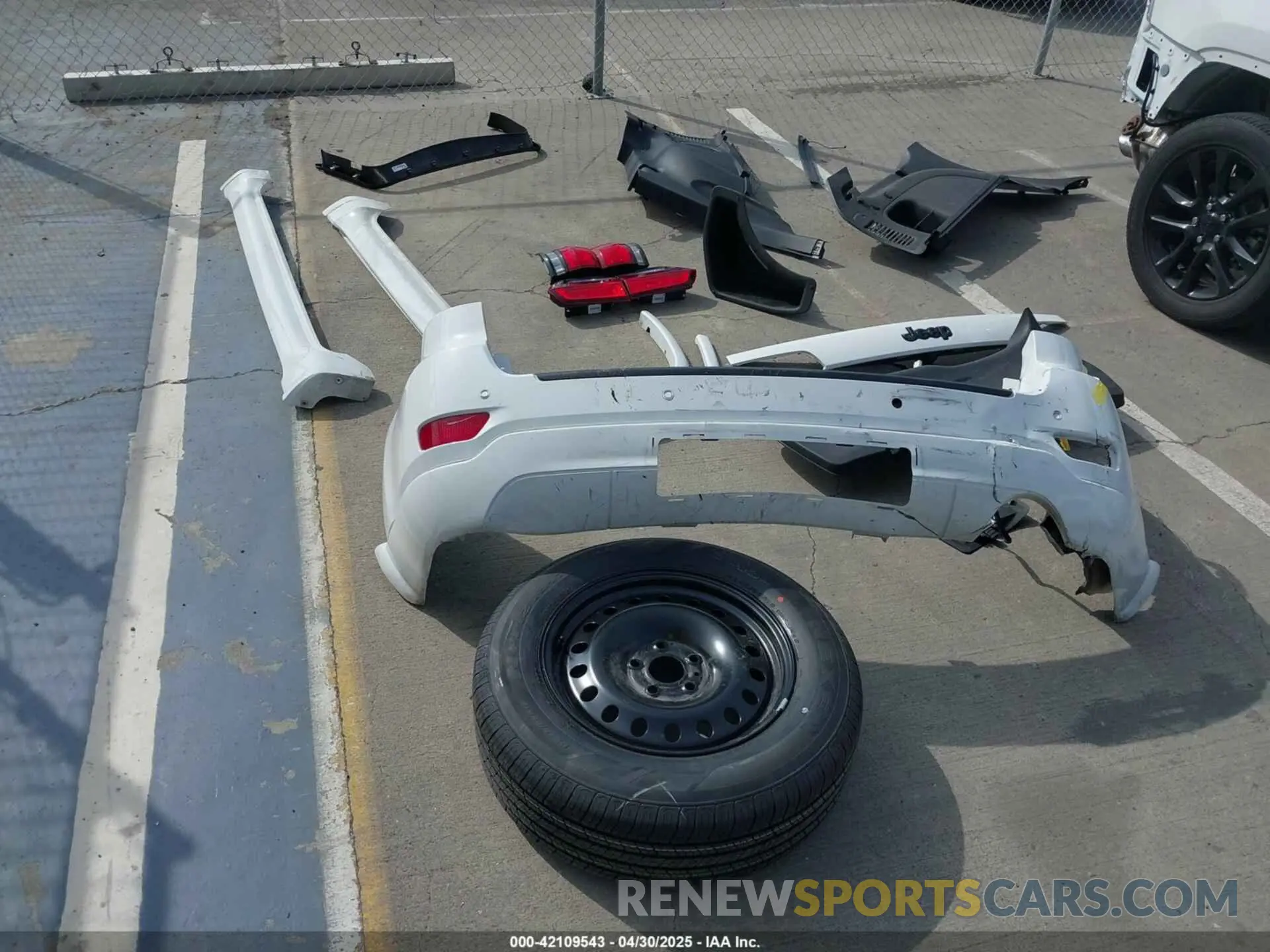 12 Фотография поврежденного автомобиля 1C4RJFAGXMC652969 JEEP GRAND CHEROKEE 2021