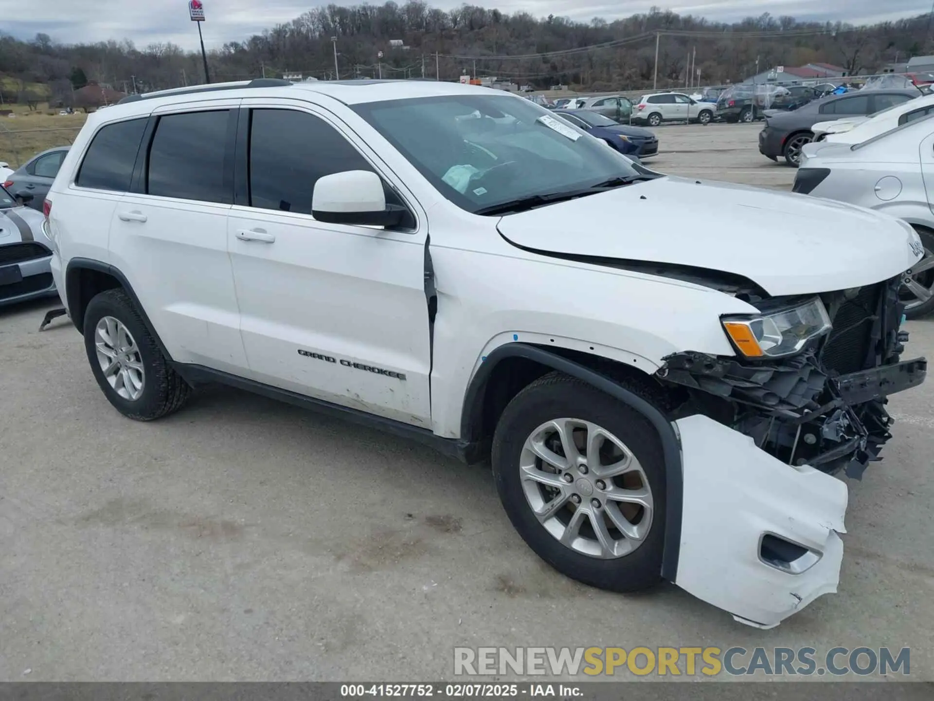 1 Photograph of a damaged car 1C4RJFAGXMC687897 JEEP GRAND CHEROKEE 2021