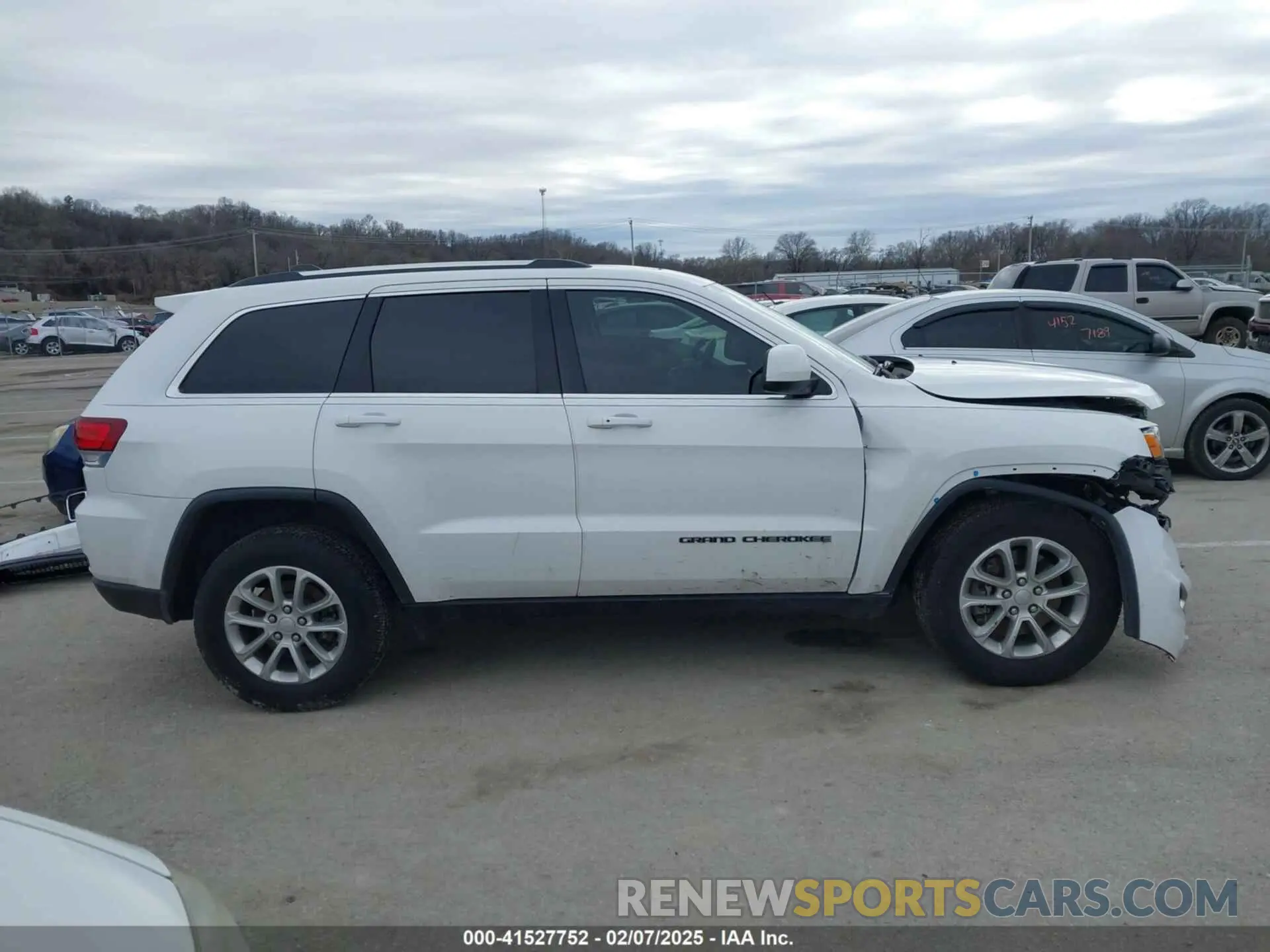 14 Photograph of a damaged car 1C4RJFAGXMC687897 JEEP GRAND CHEROKEE 2021