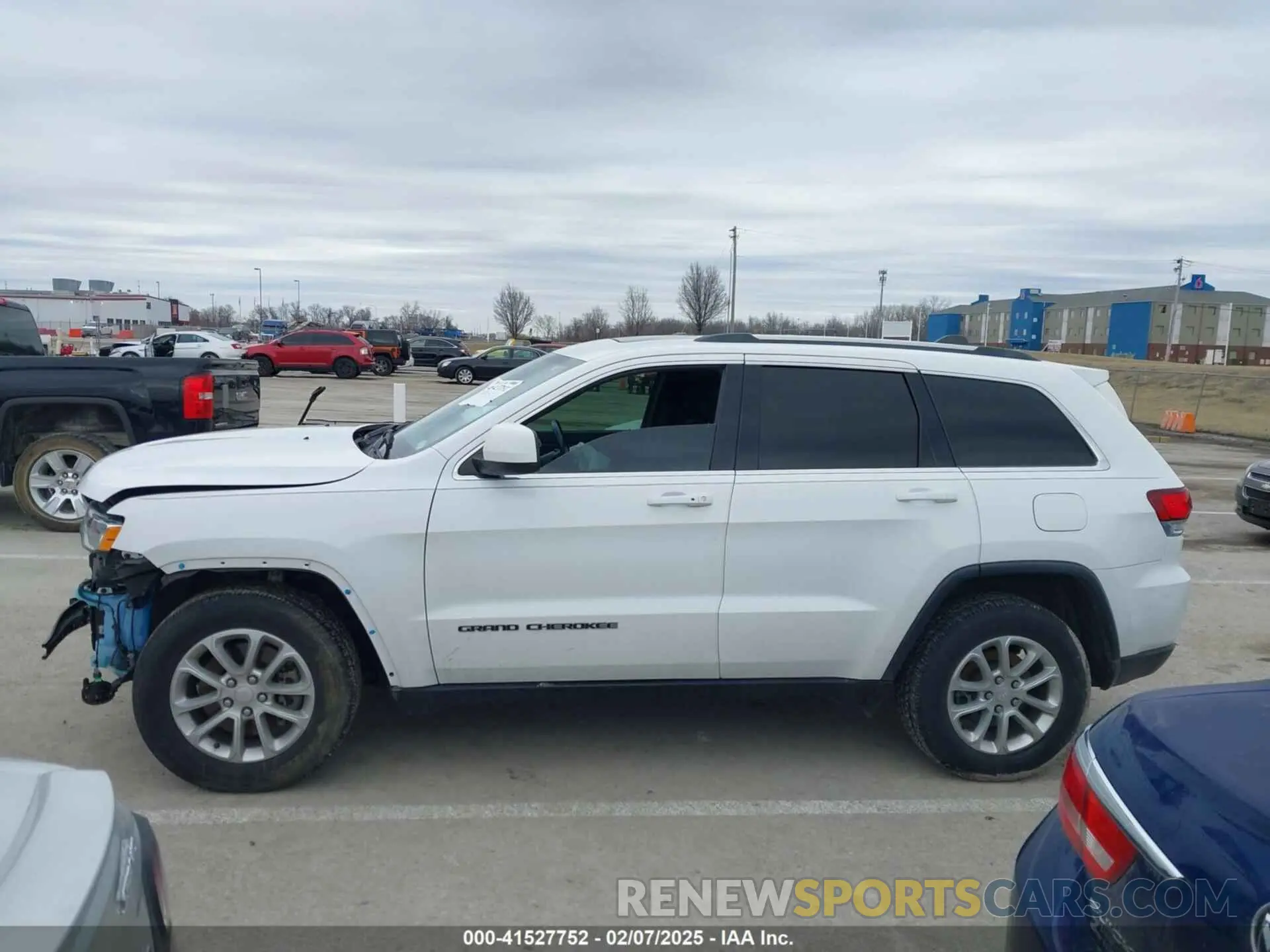15 Photograph of a damaged car 1C4RJFAGXMC687897 JEEP GRAND CHEROKEE 2021