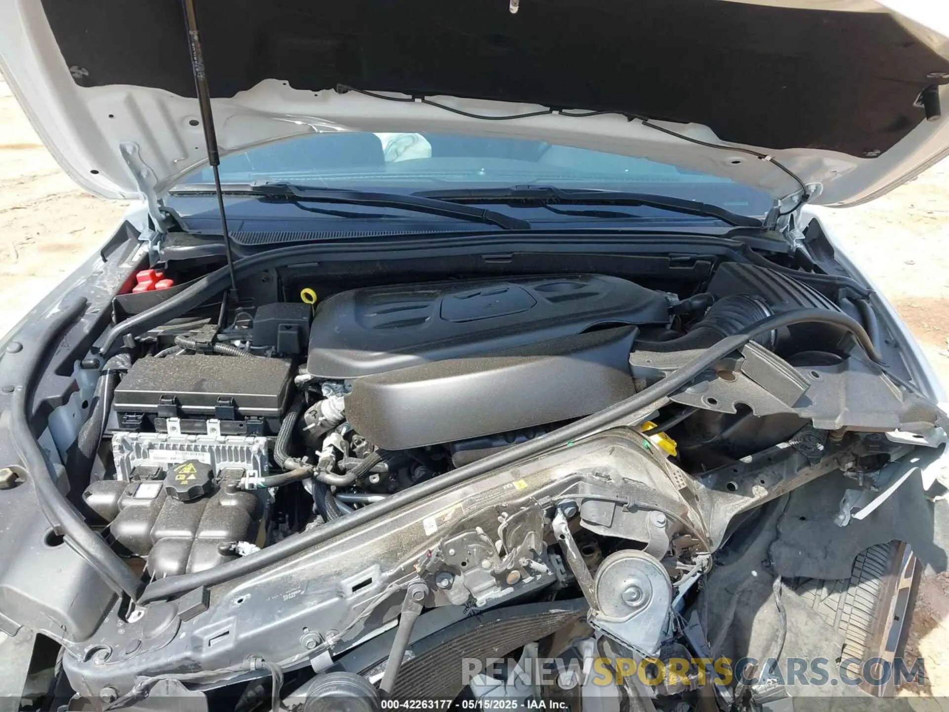 10 Photograph of a damaged car 1C4RJFBG0MC838597 JEEP GRAND CHEROKEE 2021