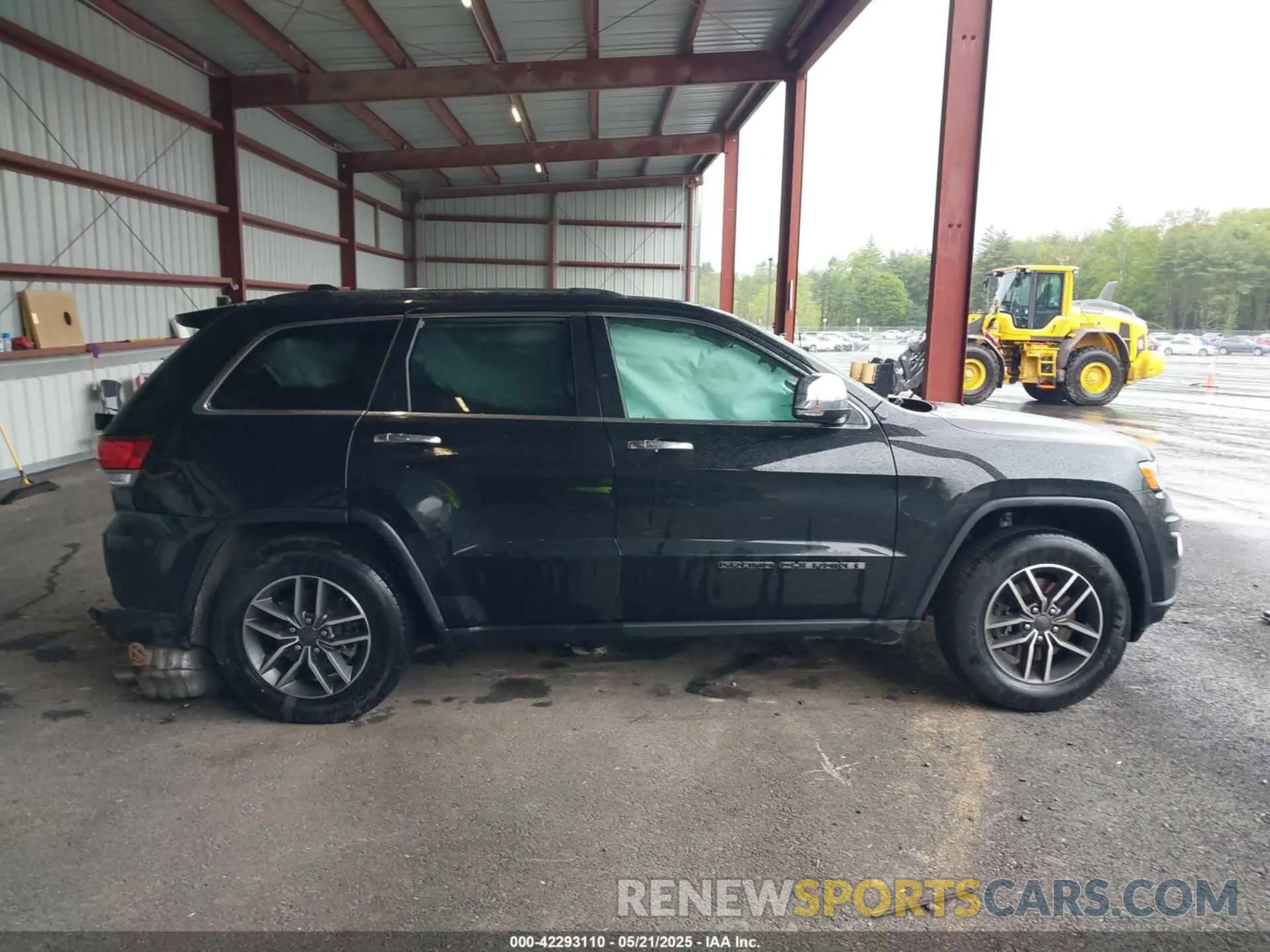 13 Photograph of a damaged car 1C4RJFBG2MC754779 JEEP GRAND CHEROKEE 2021