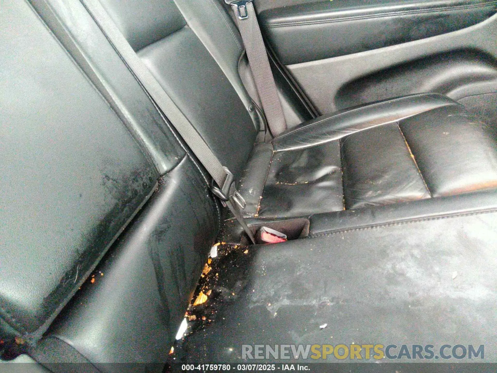 8 Photograph of a damaged car 1C4RJFBG2MC807951 JEEP GRAND CHEROKEE 2021