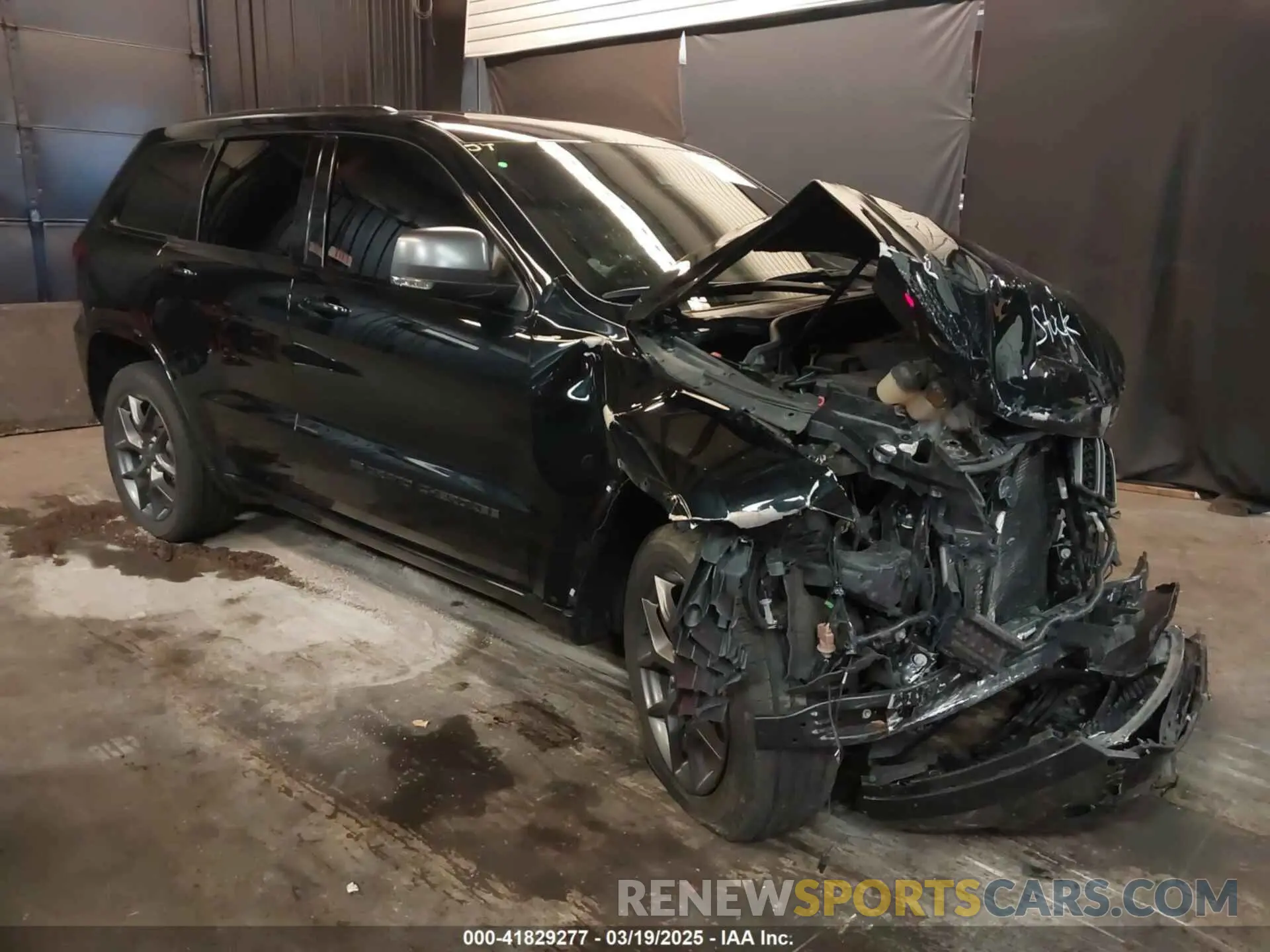 1 Photograph of a damaged car 1C4RJFBG3MC562643 JEEP GRAND CHEROKEE 2021
