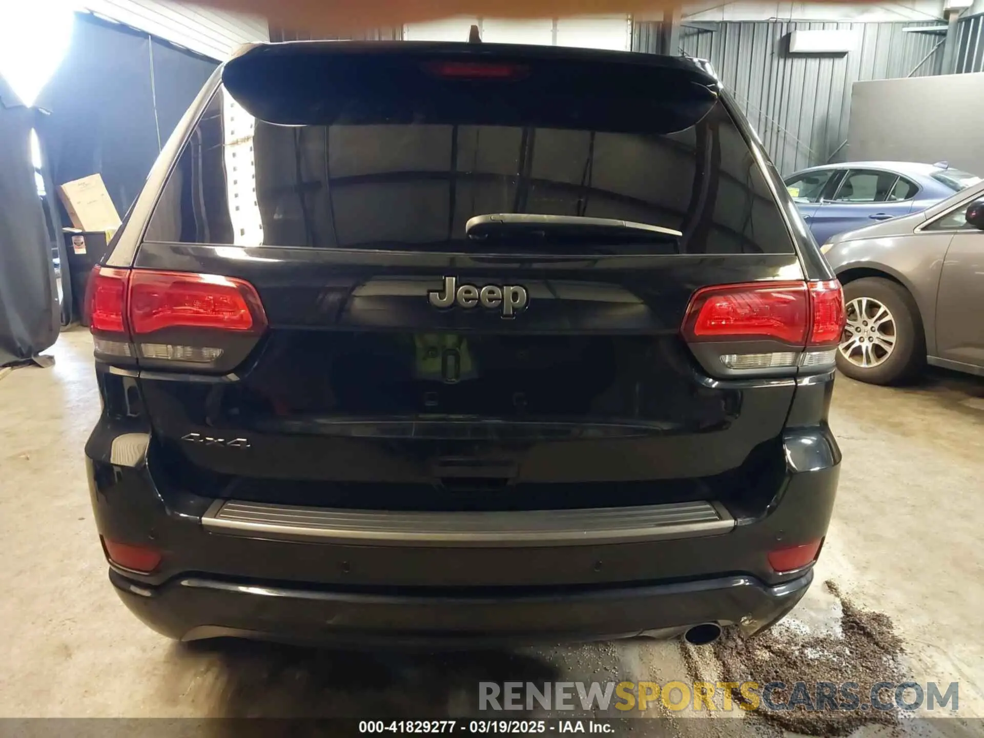 16 Photograph of a damaged car 1C4RJFBG3MC562643 JEEP GRAND CHEROKEE 2021