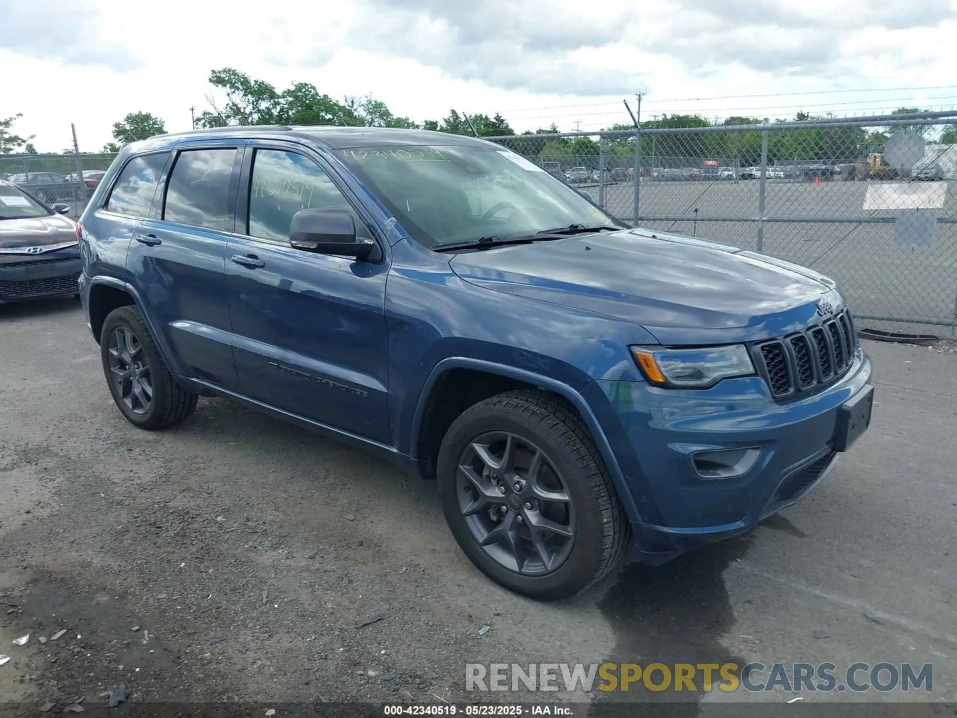 1 Photograph of a damaged car 1C4RJFBG3MC810728 JEEP GRAND CHEROKEE 2021