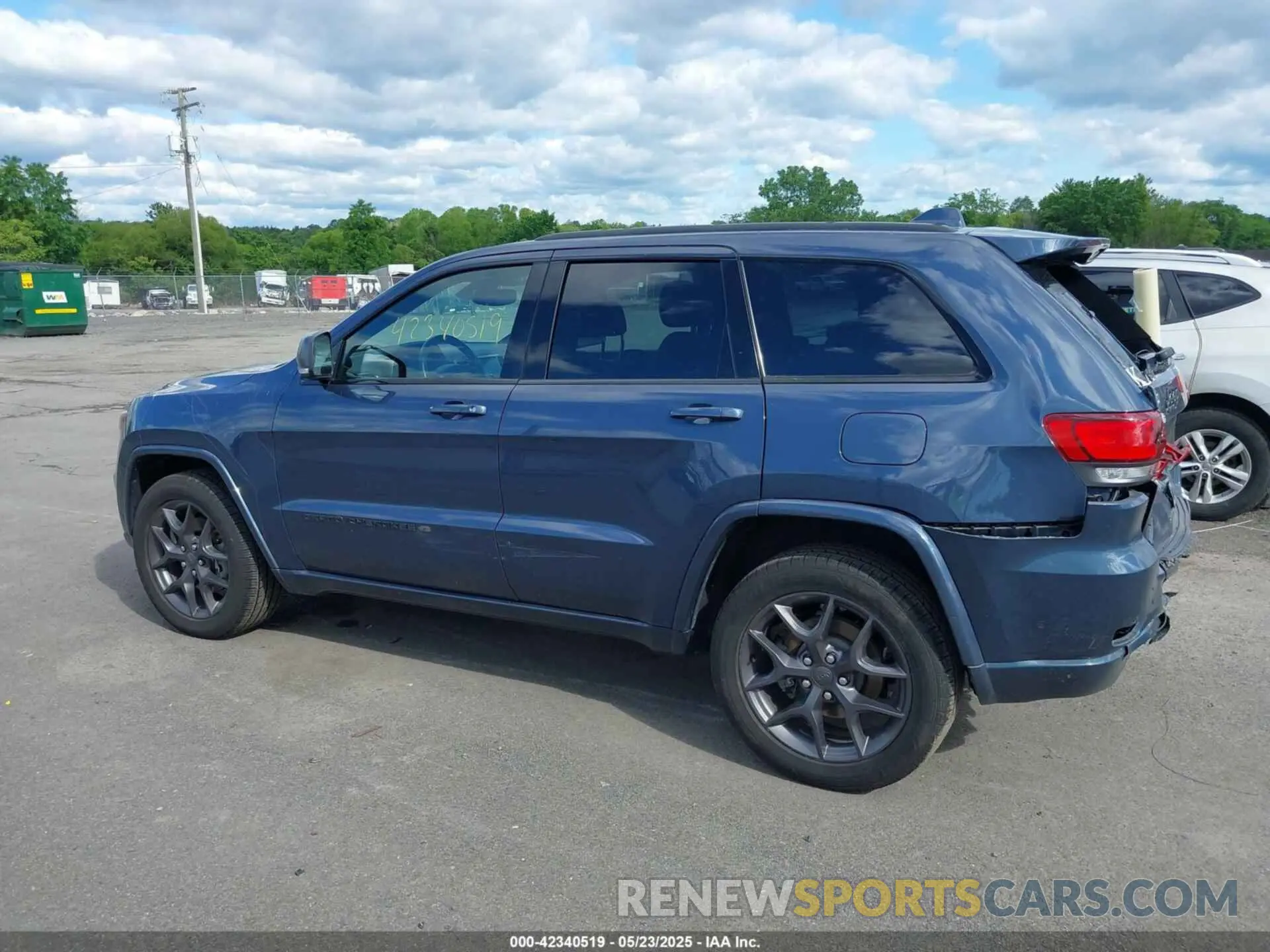 14 Photograph of a damaged car 1C4RJFBG3MC810728 JEEP GRAND CHEROKEE 2021