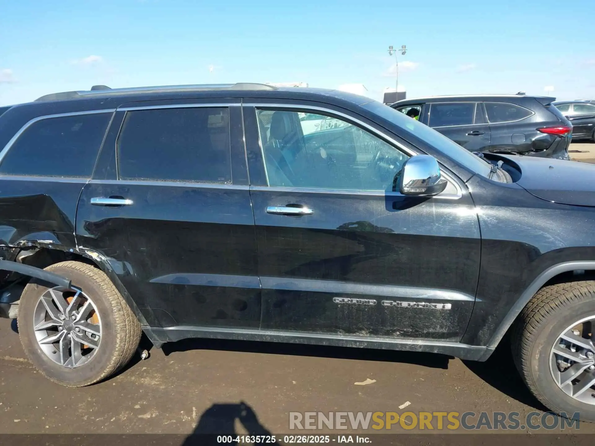 13 Photograph of a damaged car 1C4RJFBG4MC504136 JEEP GRAND CHEROKEE 2021