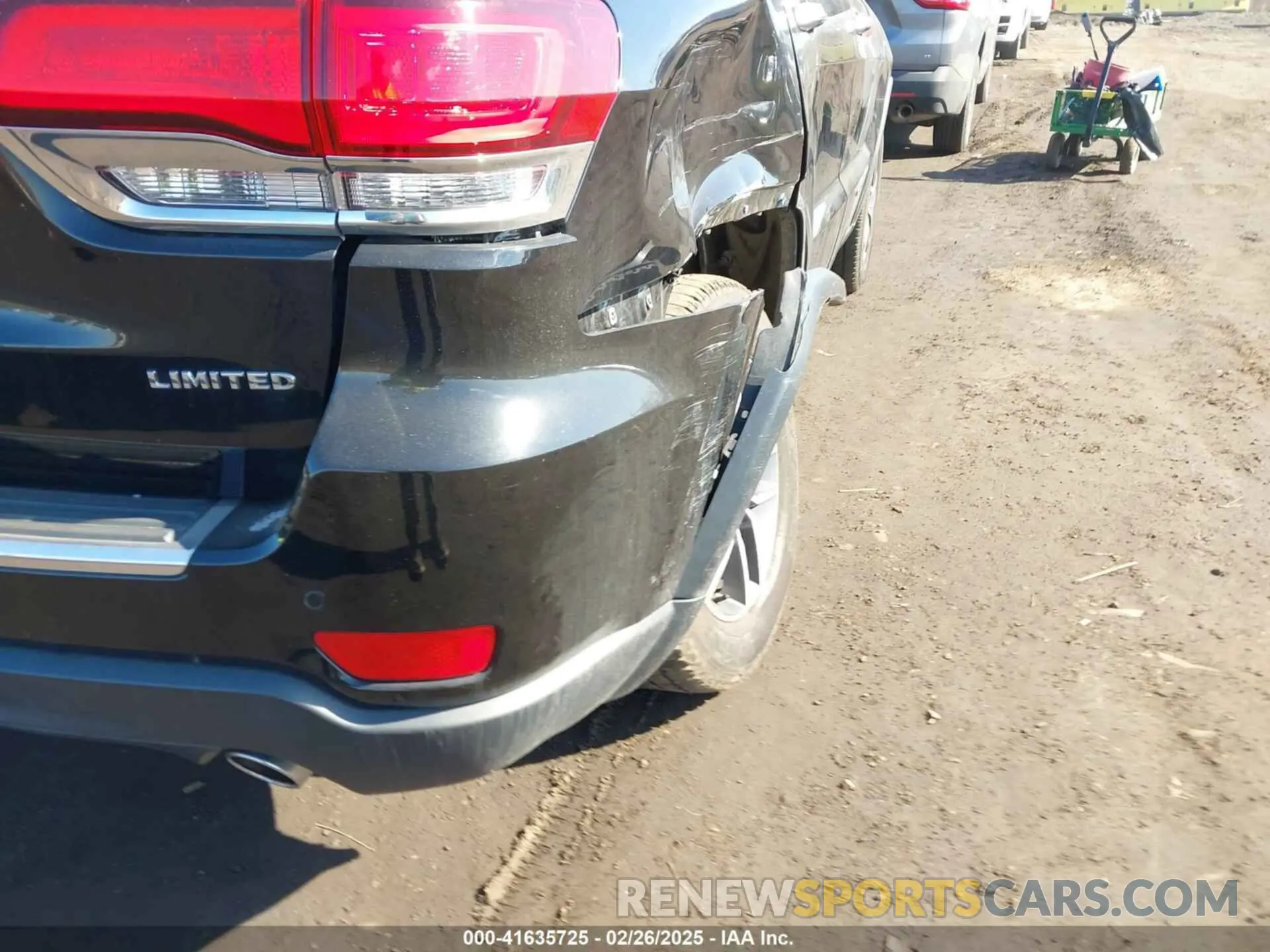 18 Photograph of a damaged car 1C4RJFBG4MC504136 JEEP GRAND CHEROKEE 2021