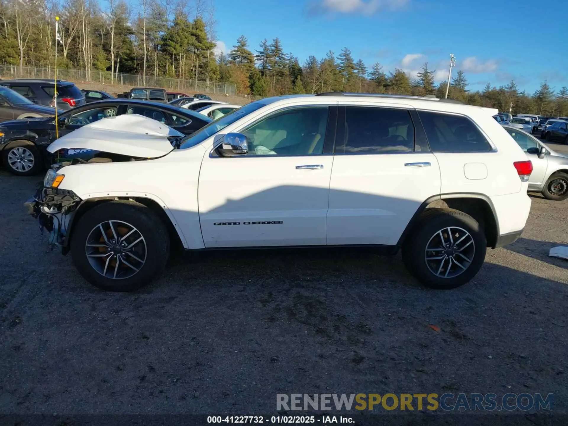 15 Photograph of a damaged car 1C4RJFBG4MC552378 JEEP GRAND CHEROKEE 2021