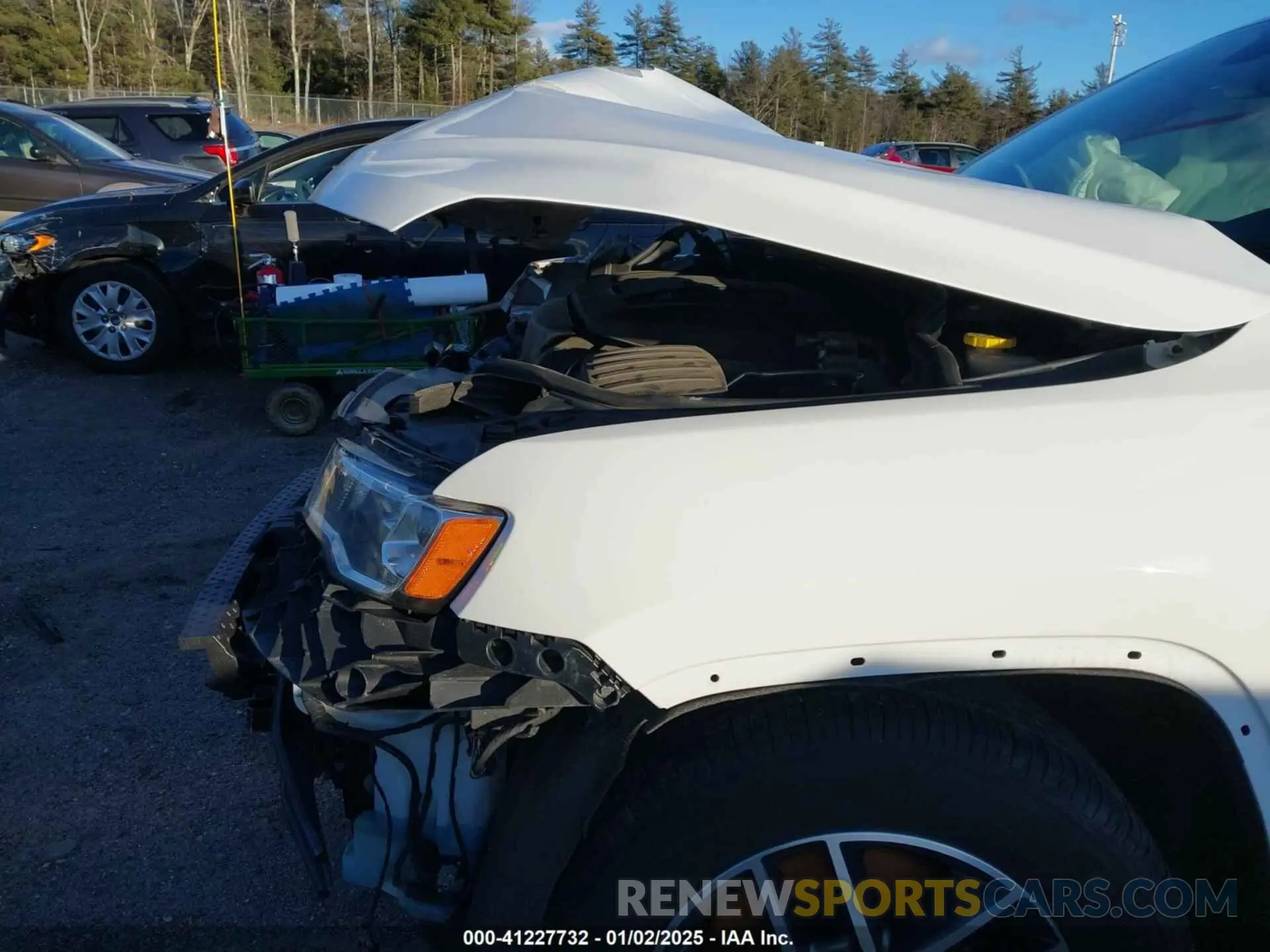 21 Photograph of a damaged car 1C4RJFBG4MC552378 JEEP GRAND CHEROKEE 2021