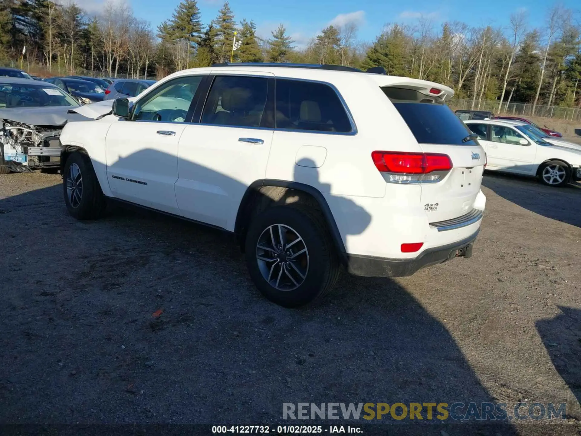 3 Photograph of a damaged car 1C4RJFBG4MC552378 JEEP GRAND CHEROKEE 2021