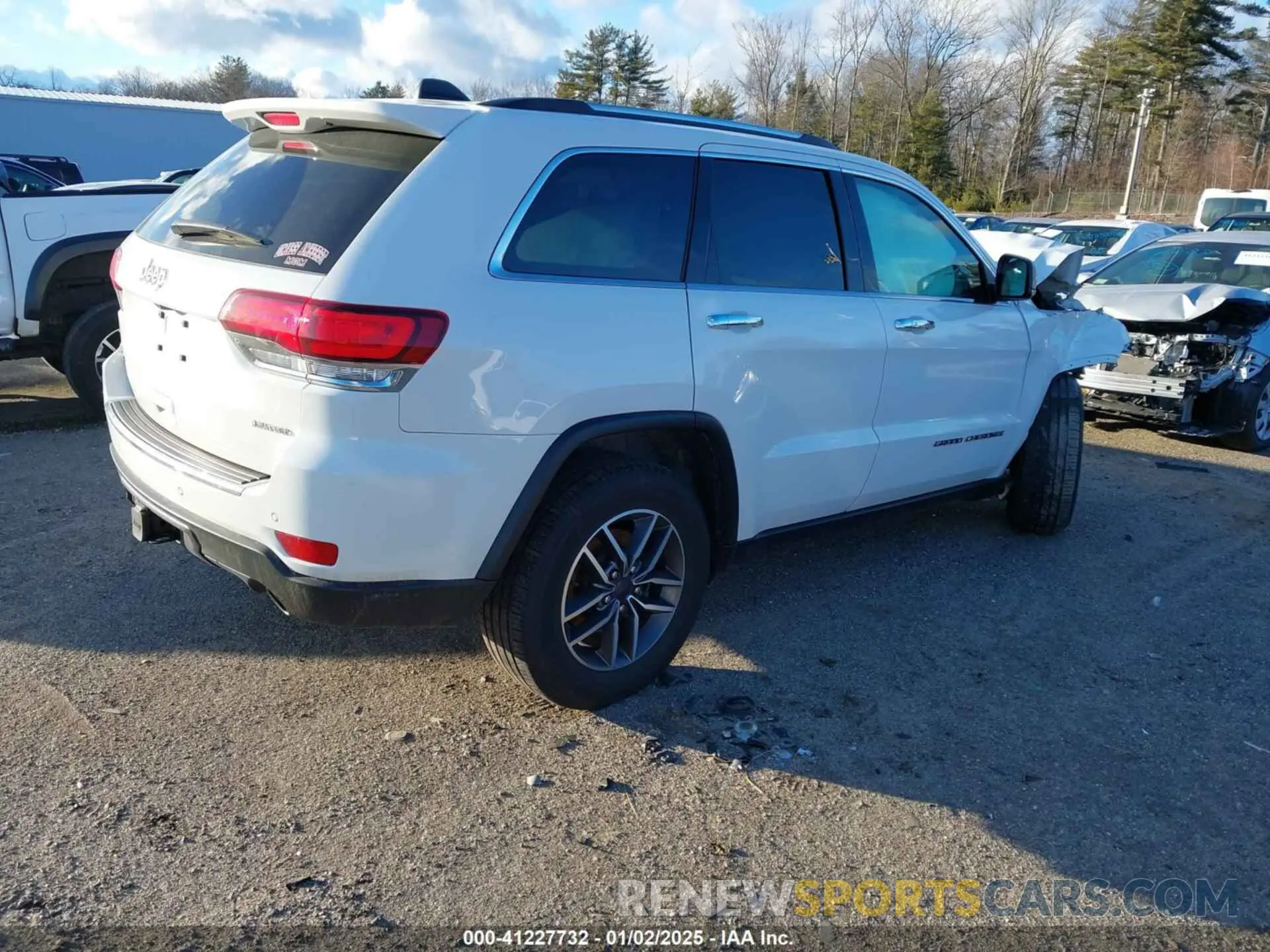 4 Photograph of a damaged car 1C4RJFBG4MC552378 JEEP GRAND CHEROKEE 2021