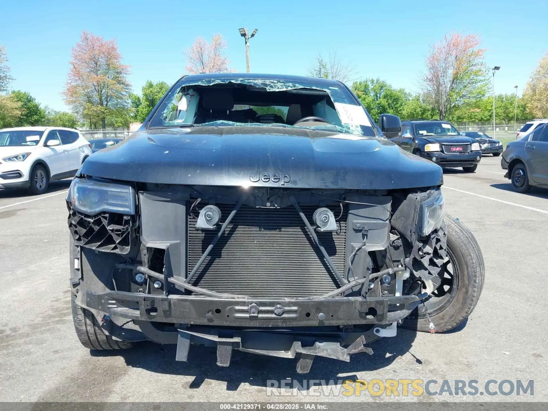12 Photograph of a damaged car 1C4RJFBG5MC671721 JEEP GRAND CHEROKEE 2021