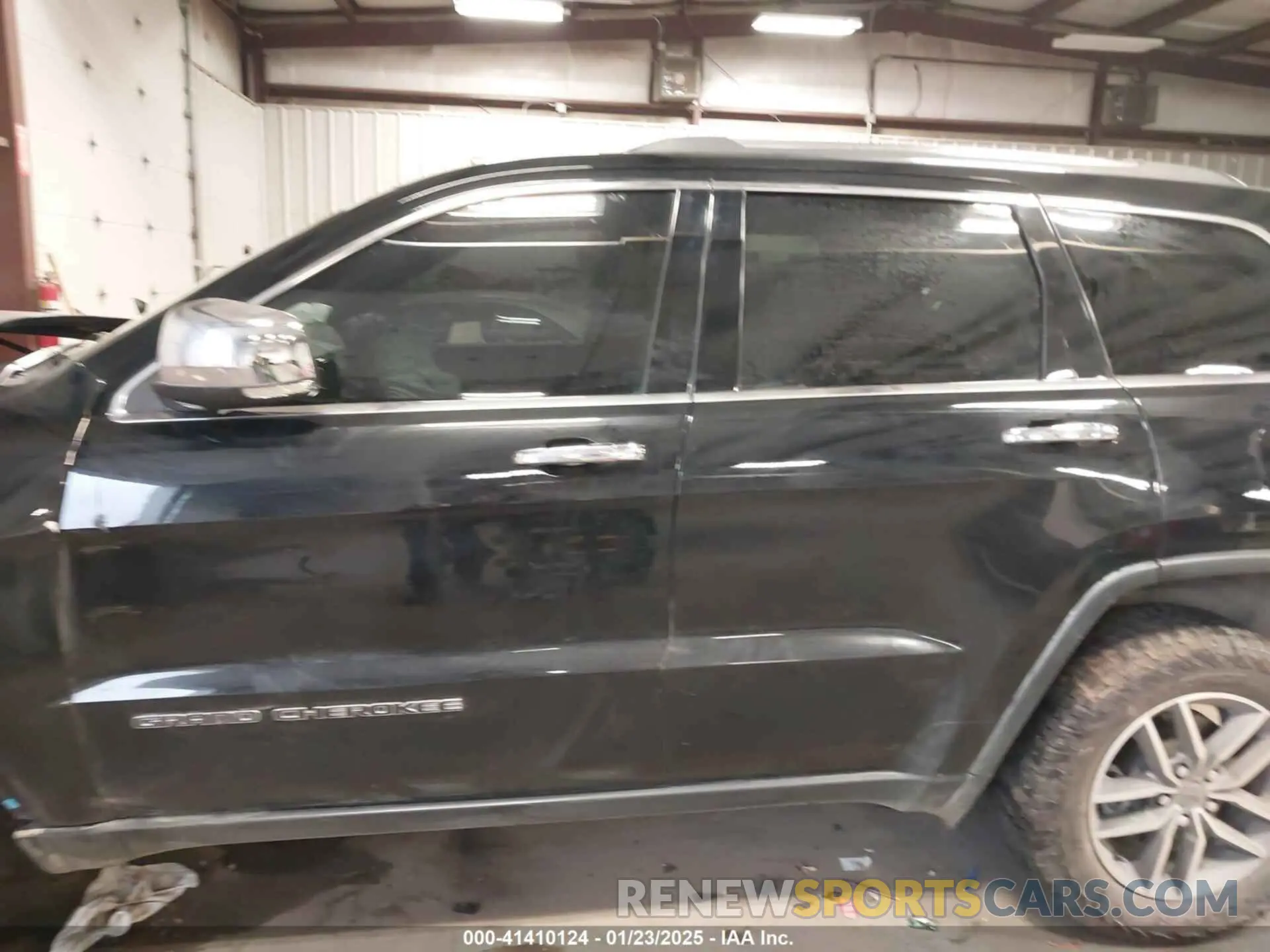 15 Photograph of a damaged car 1C4RJFBG5MC732694 JEEP GRAND CHEROKEE 2021