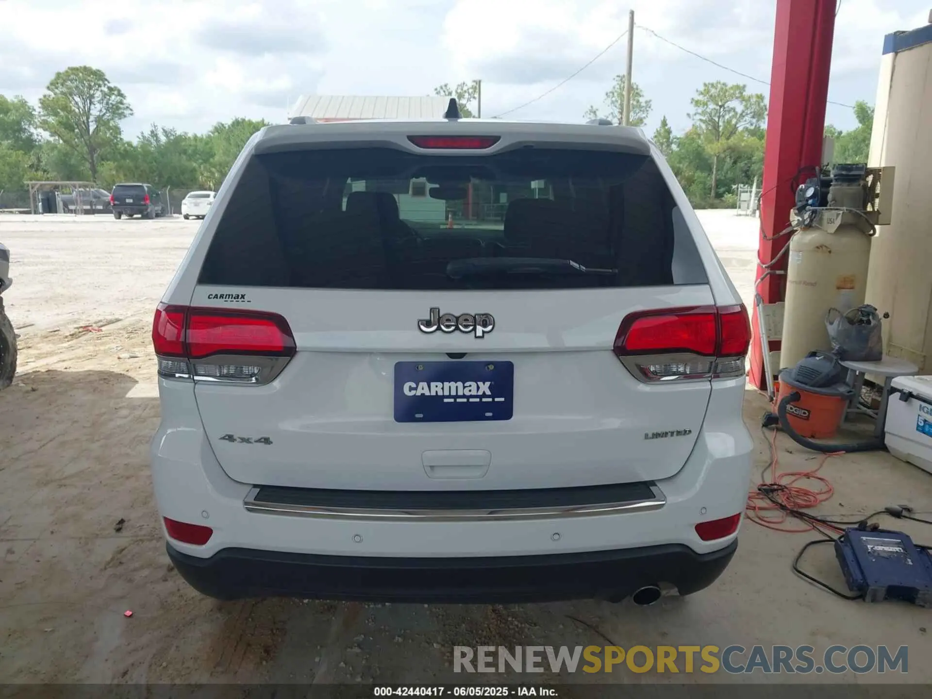 16 Photograph of a damaged car 1C4RJFBG7MC550687 JEEP GRAND CHEROKEE 2021