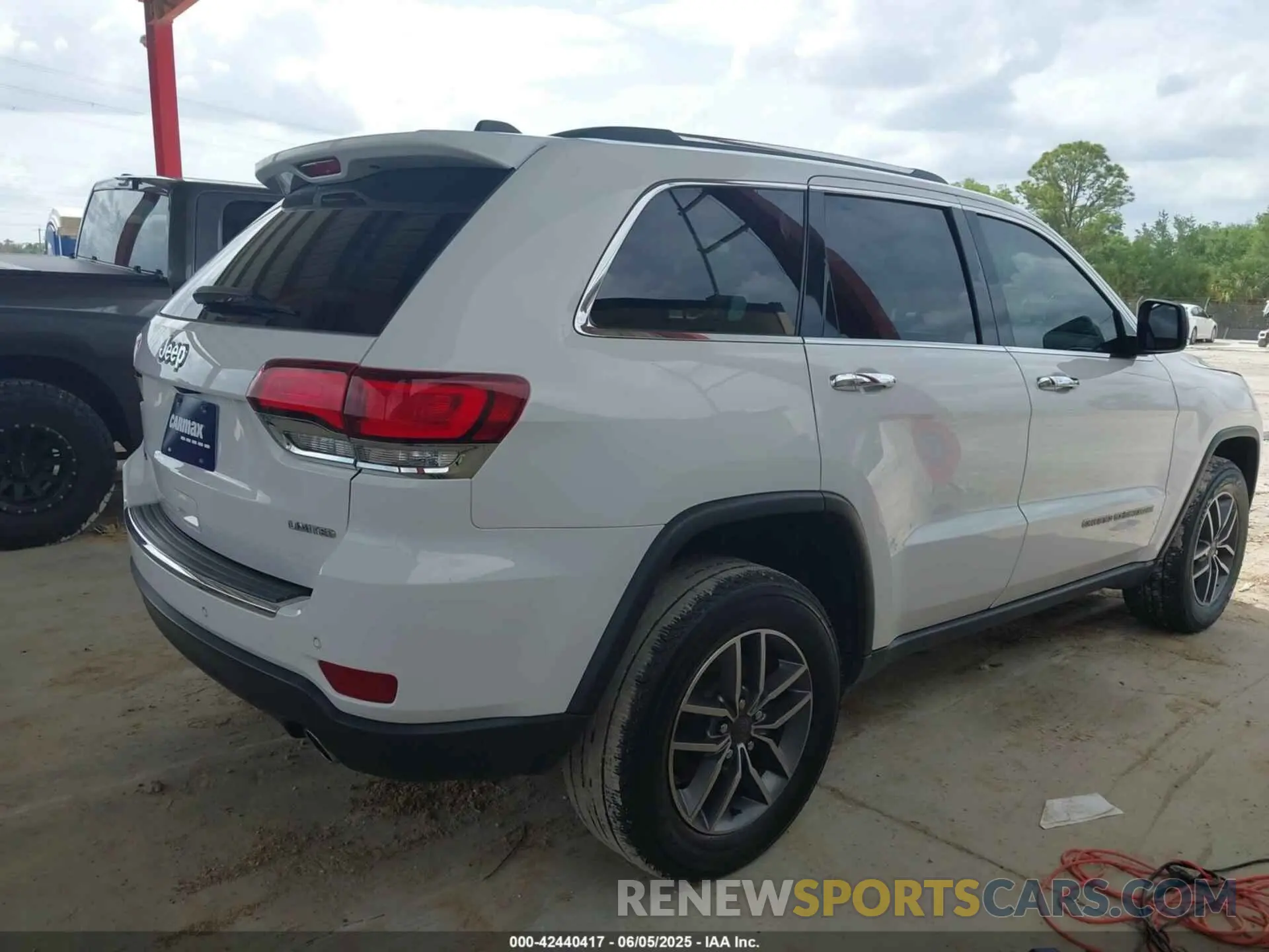 4 Photograph of a damaged car 1C4RJFBG7MC550687 JEEP GRAND CHEROKEE 2021