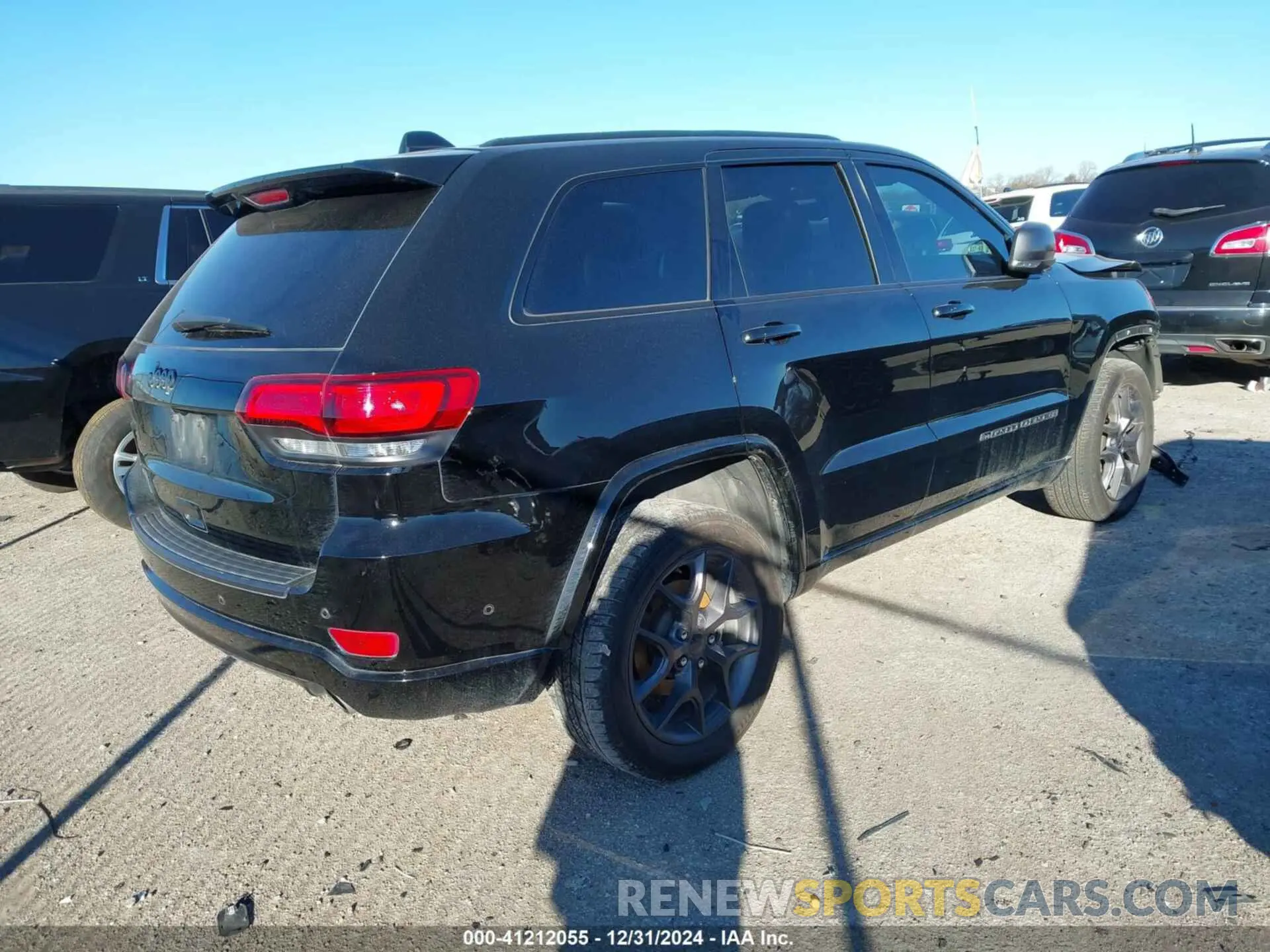4 Photograph of a damaged car 1C4RJFBG9MC527654 JEEP GRAND CHEROKEE 2021