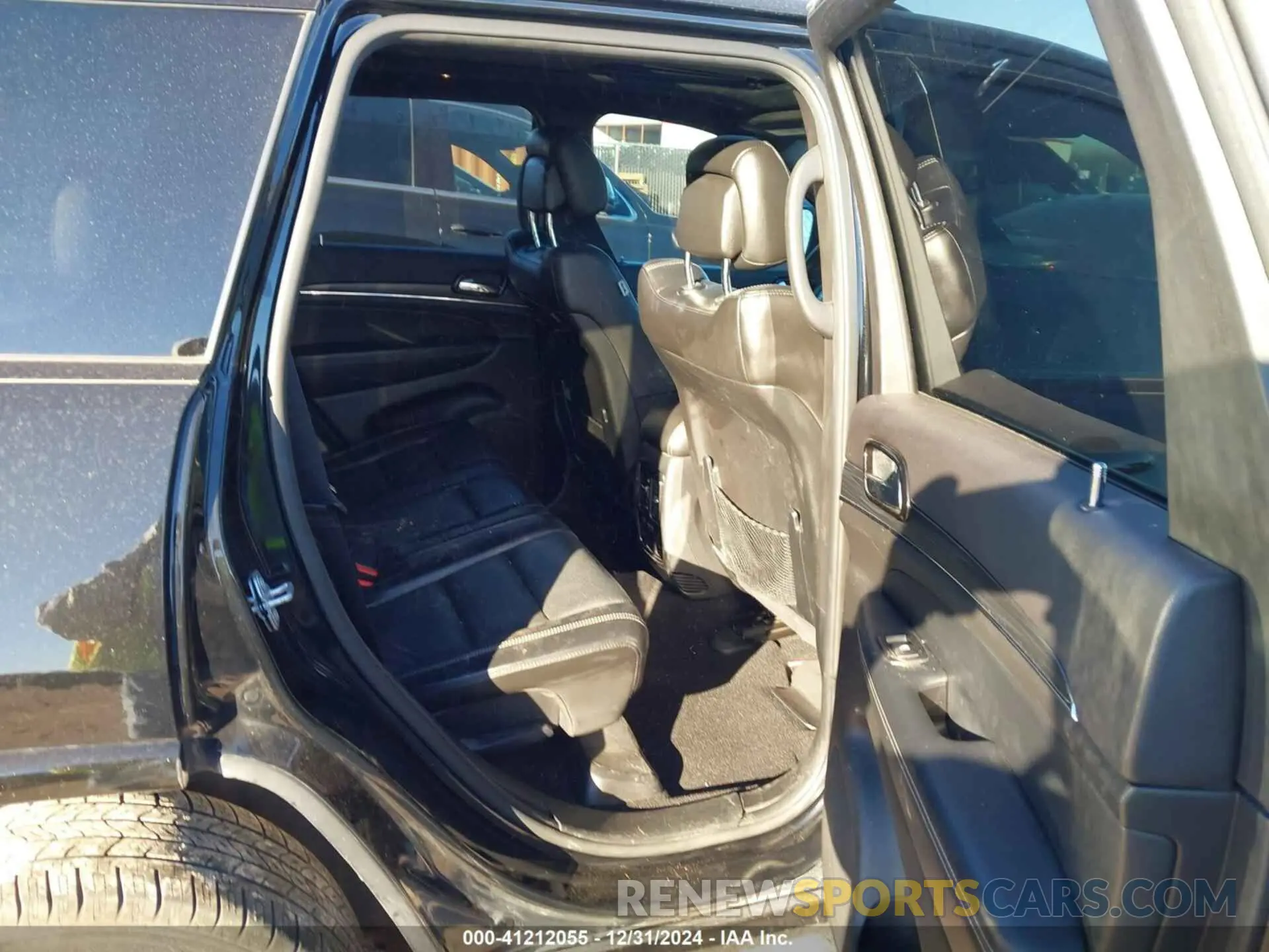 8 Photograph of a damaged car 1C4RJFBG9MC527654 JEEP GRAND CHEROKEE 2021