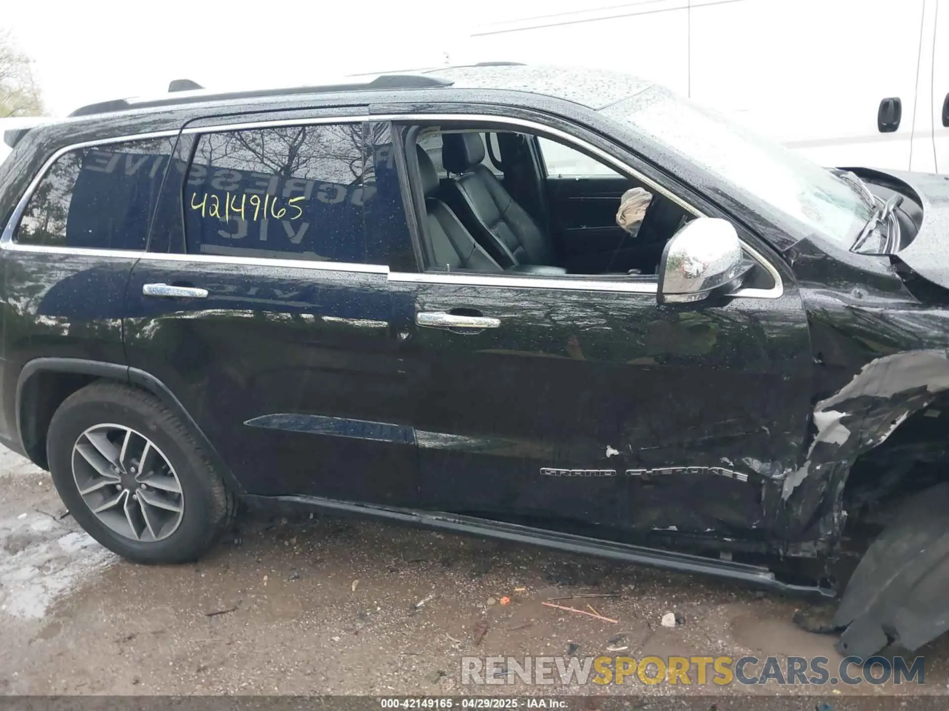 13 Photograph of a damaged car 1C4RJFBG9MC779517 JEEP GRAND CHEROKEE 2021