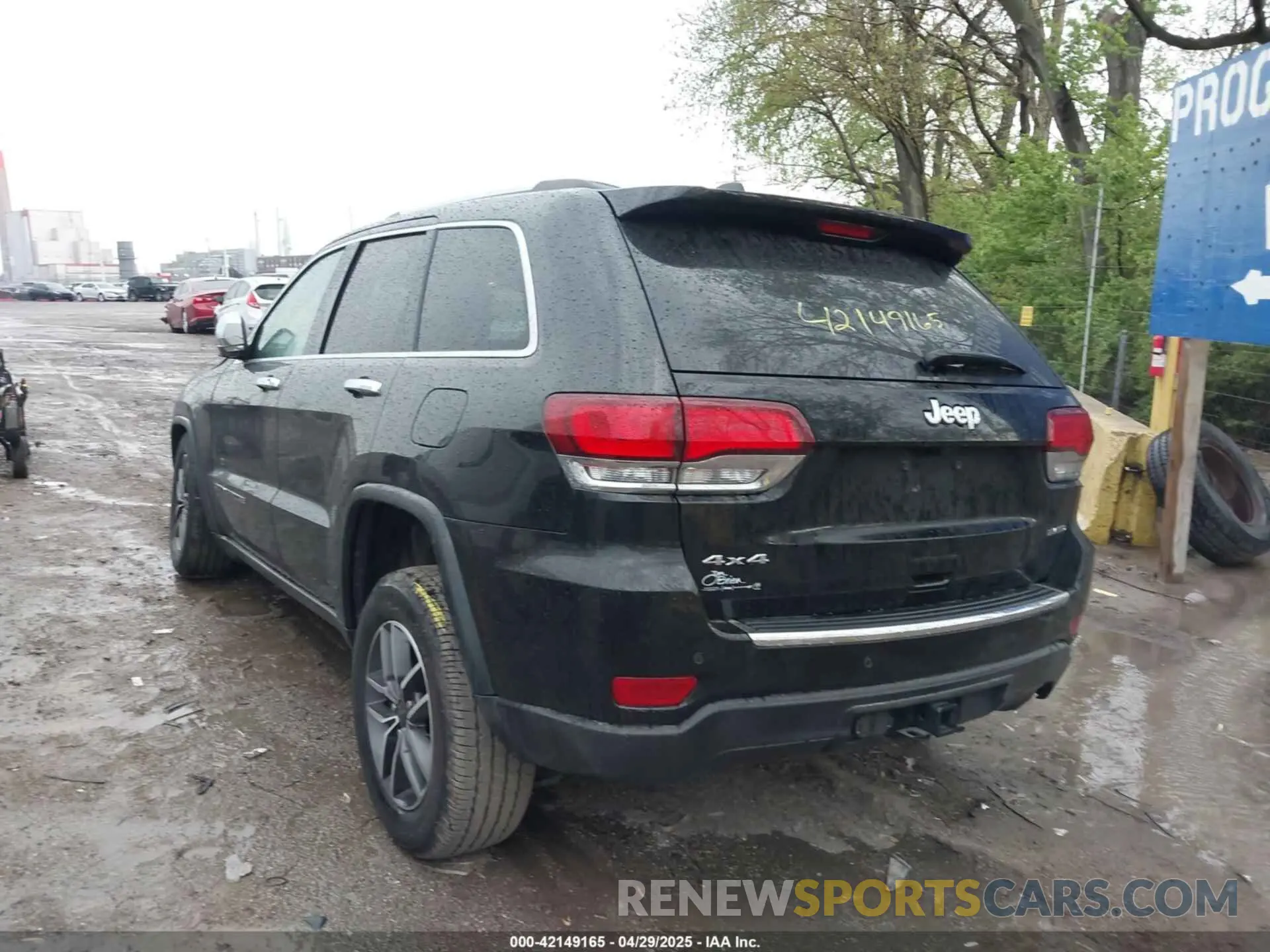 3 Photograph of a damaged car 1C4RJFBG9MC779517 JEEP GRAND CHEROKEE 2021