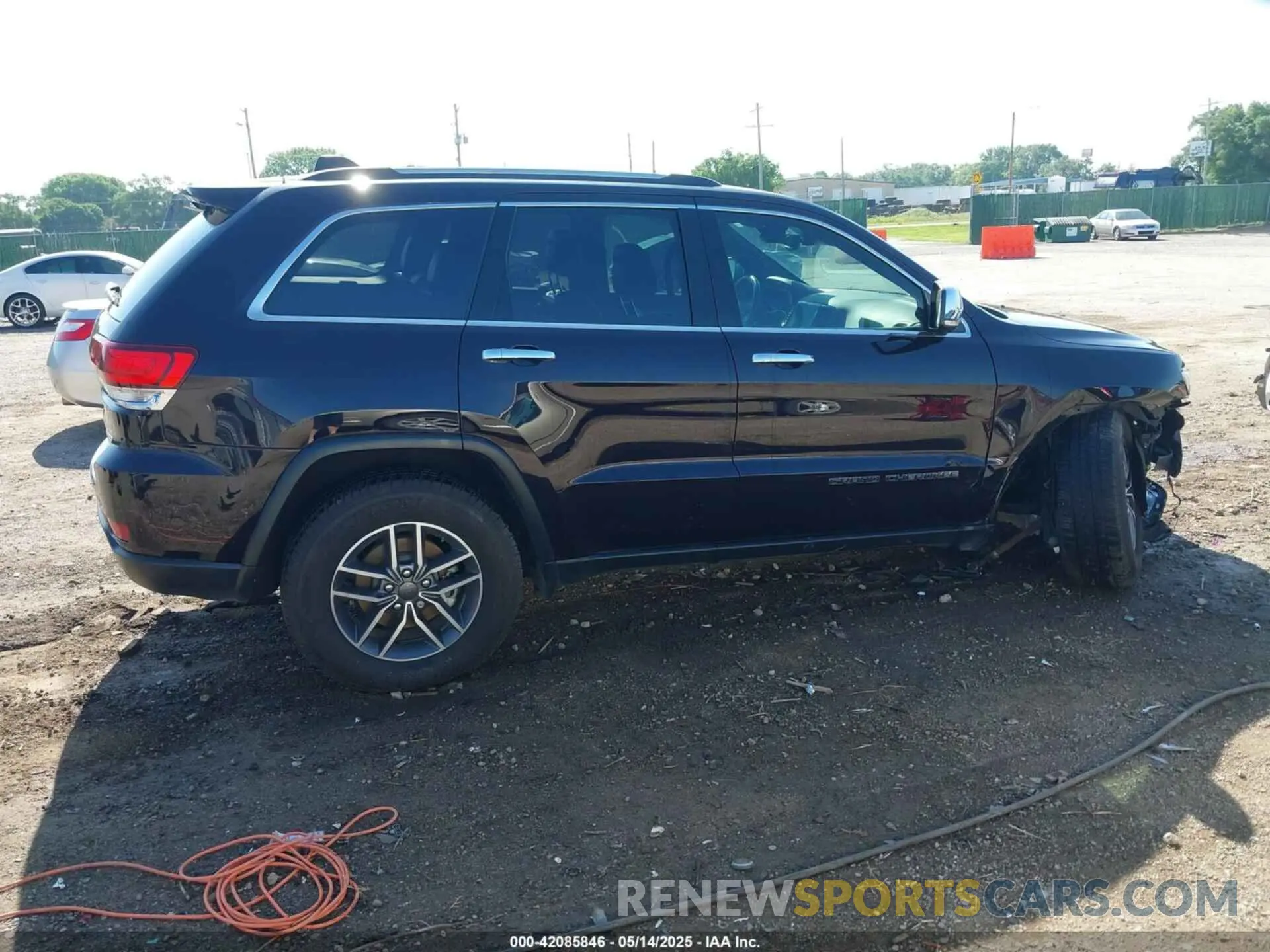 13 Photograph of a damaged car 1C4RJFBGXMC677417 JEEP GRAND CHEROKEE 2021