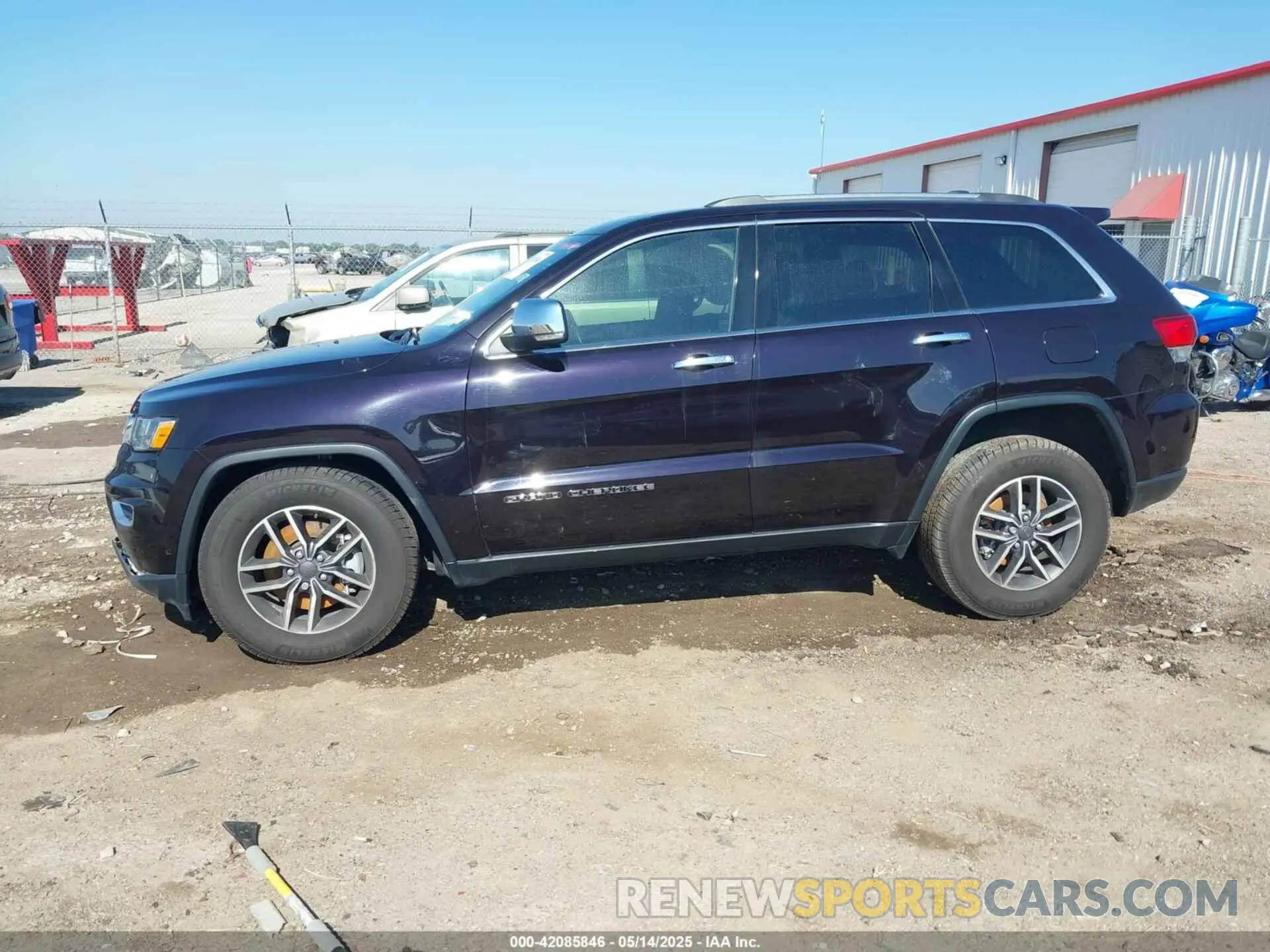 14 Photograph of a damaged car 1C4RJFBGXMC677417 JEEP GRAND CHEROKEE 2021