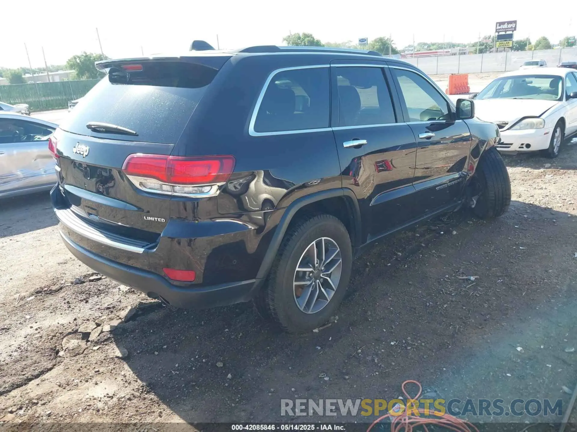 4 Photograph of a damaged car 1C4RJFBGXMC677417 JEEP GRAND CHEROKEE 2021