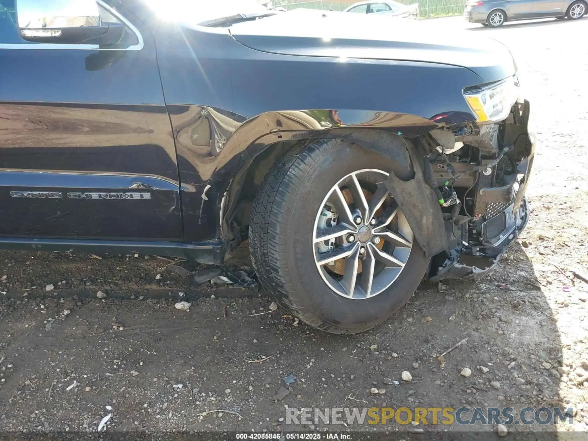 6 Photograph of a damaged car 1C4RJFBGXMC677417 JEEP GRAND CHEROKEE 2021