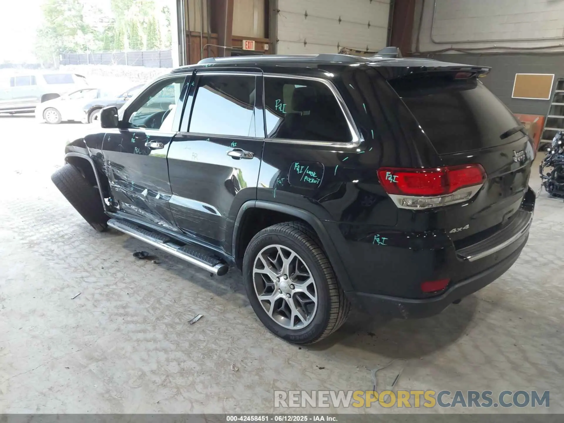 3 Photograph of a damaged car 1C4RJFBT0MC891152 JEEP GRAND CHEROKEE 2021