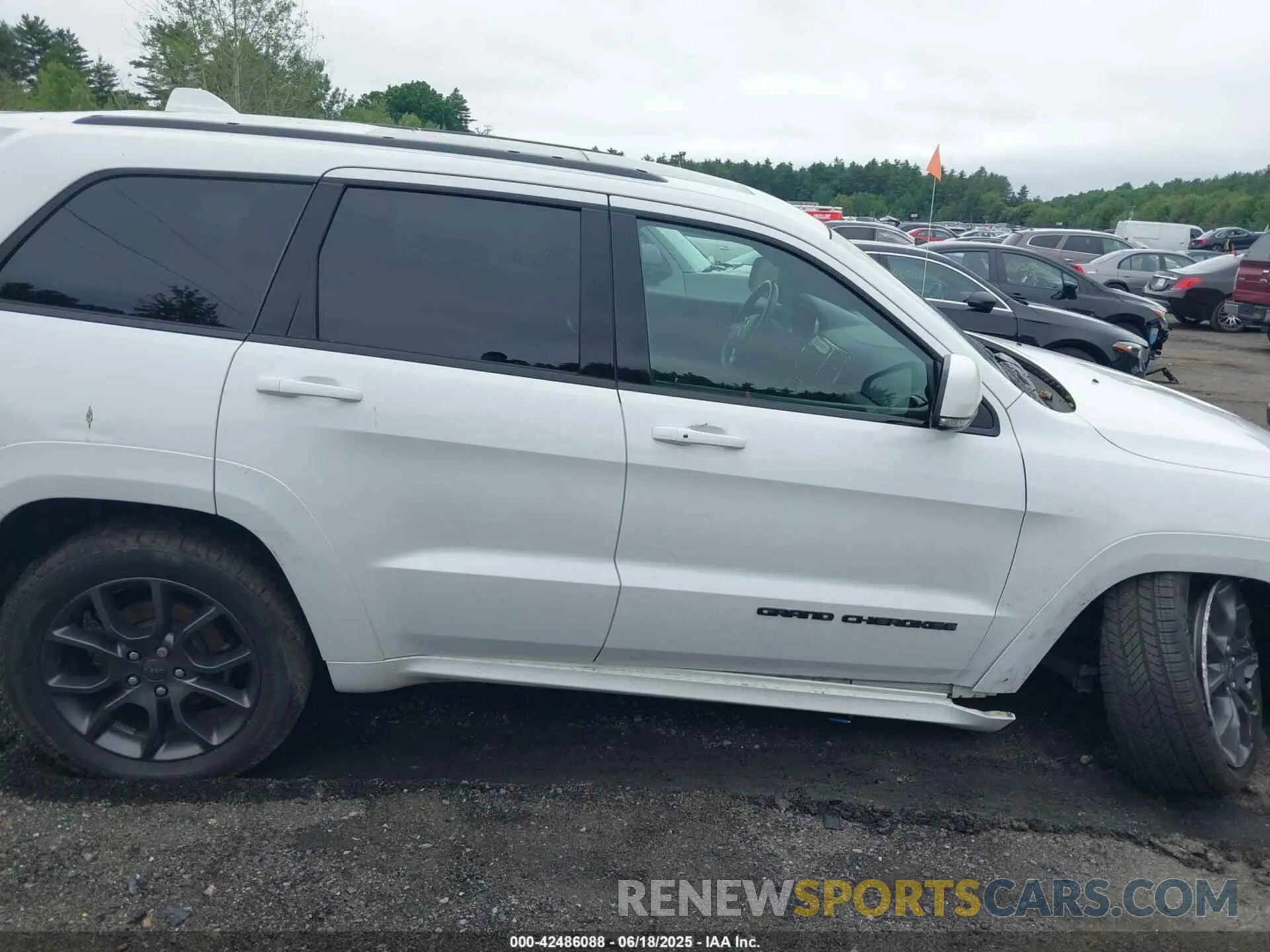 13 Photograph of a damaged car 1C4RJFCG0MC729006 JEEP GRAND CHEROKEE 2021