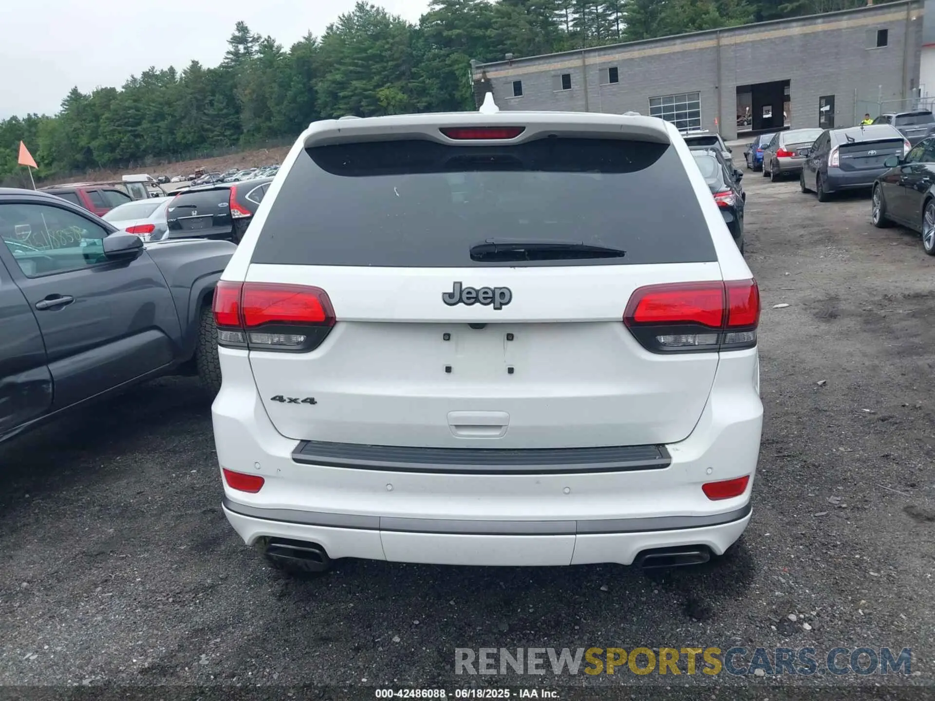 16 Photograph of a damaged car 1C4RJFCG0MC729006 JEEP GRAND CHEROKEE 2021
