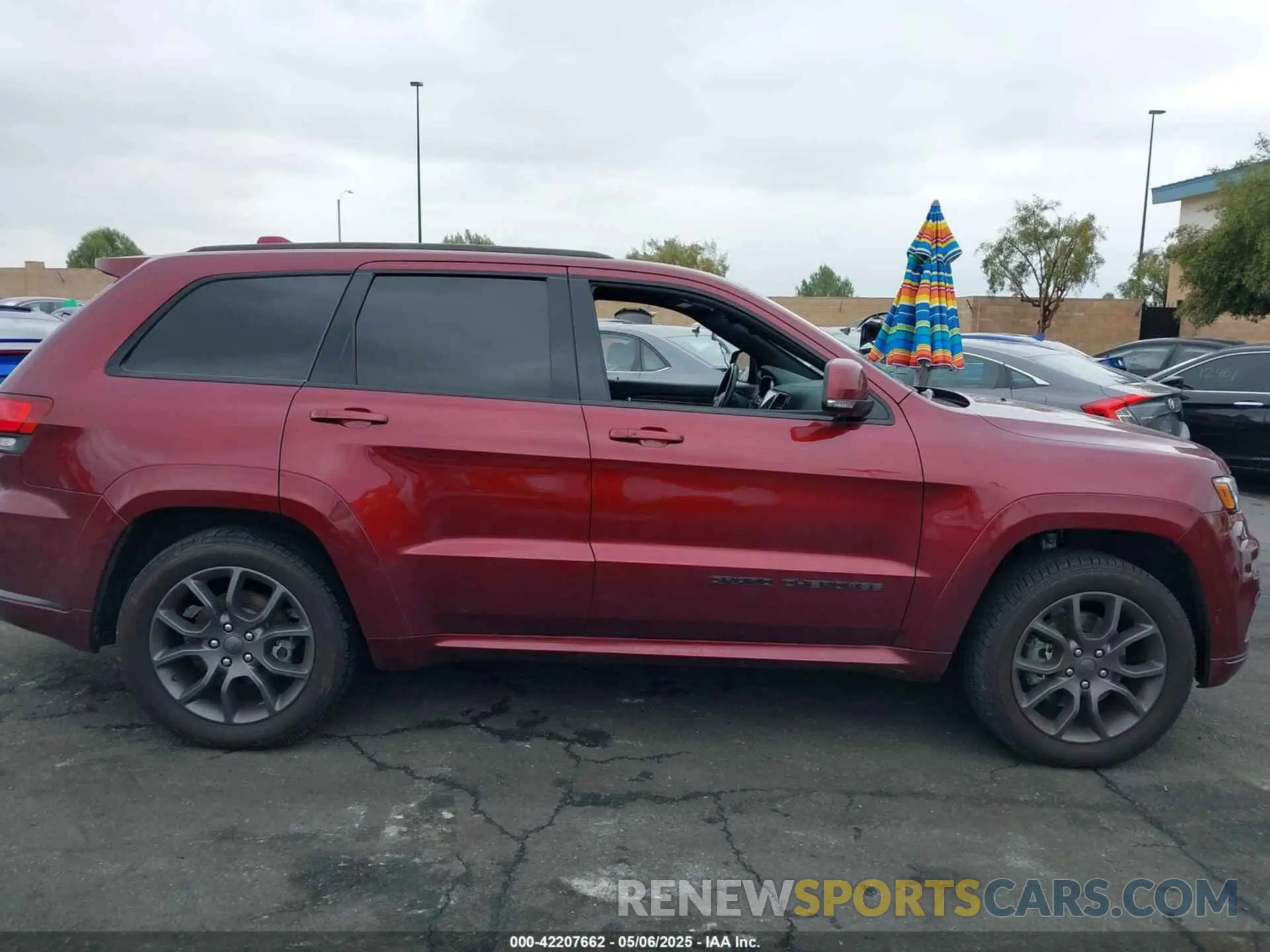 13 Photograph of a damaged car 1C4RJFCG0MC734254 JEEP GRAND CHEROKEE 2021