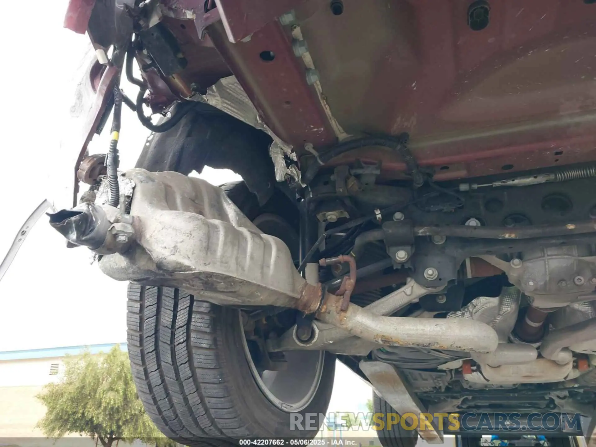 19 Photograph of a damaged car 1C4RJFCG0MC734254 JEEP GRAND CHEROKEE 2021