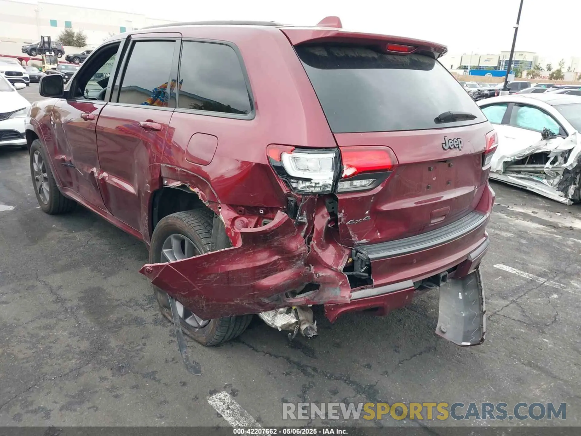 3 Photograph of a damaged car 1C4RJFCG0MC734254 JEEP GRAND CHEROKEE 2021