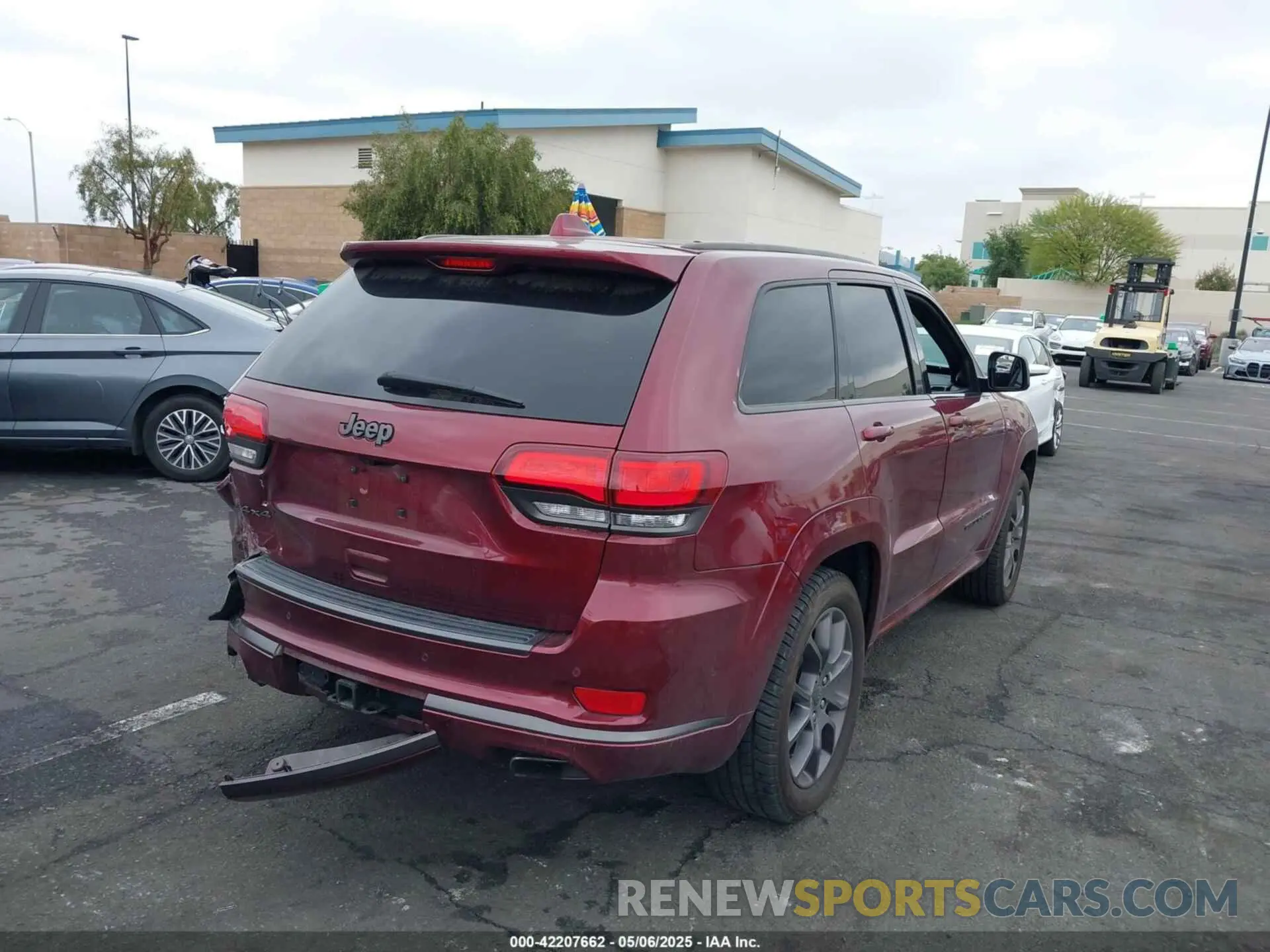 4 Photograph of a damaged car 1C4RJFCG0MC734254 JEEP GRAND CHEROKEE 2021