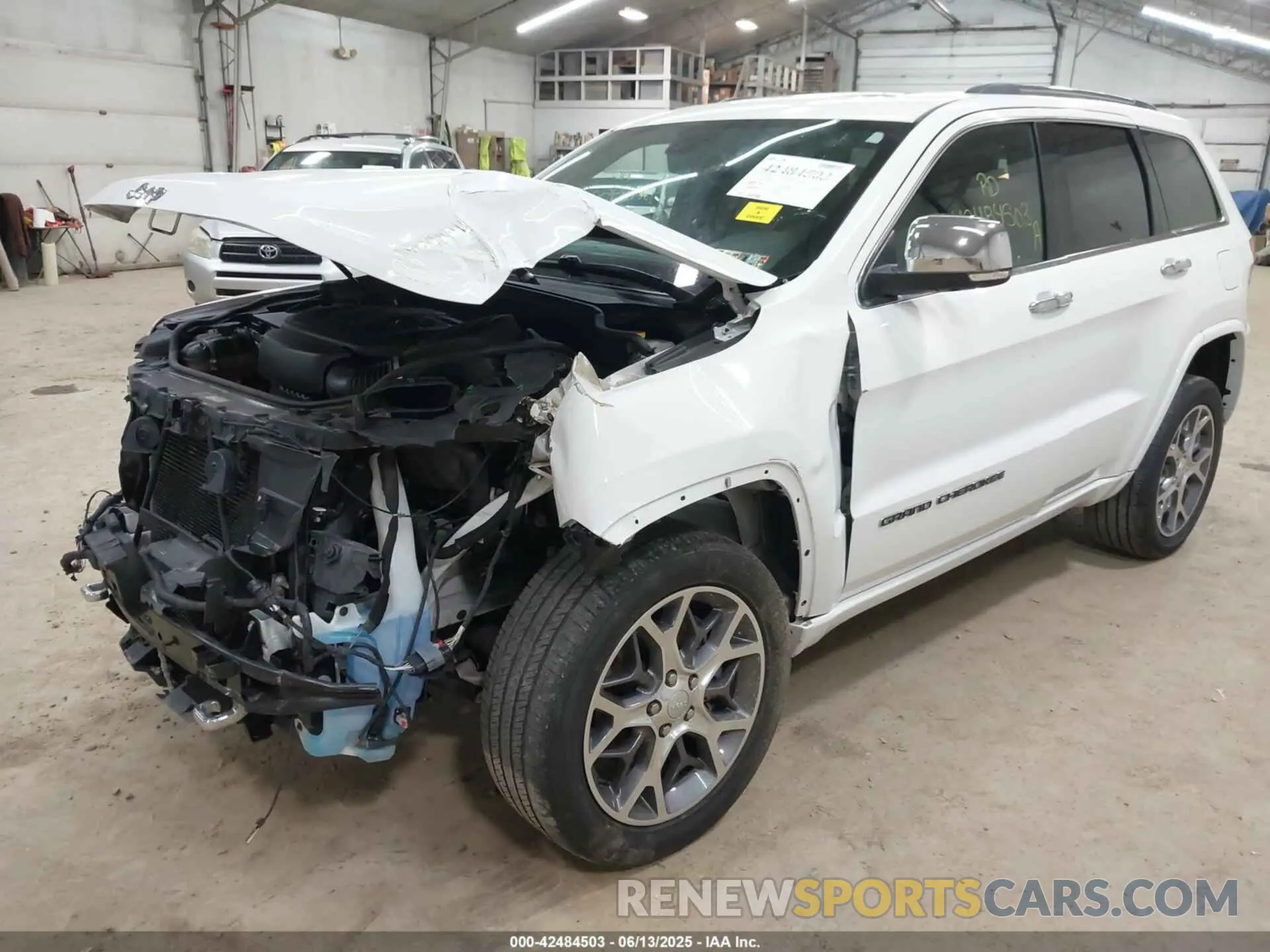 18 Photograph of a damaged car 1C4RJFCG1MC536864 JEEP GRAND CHEROKEE 2021