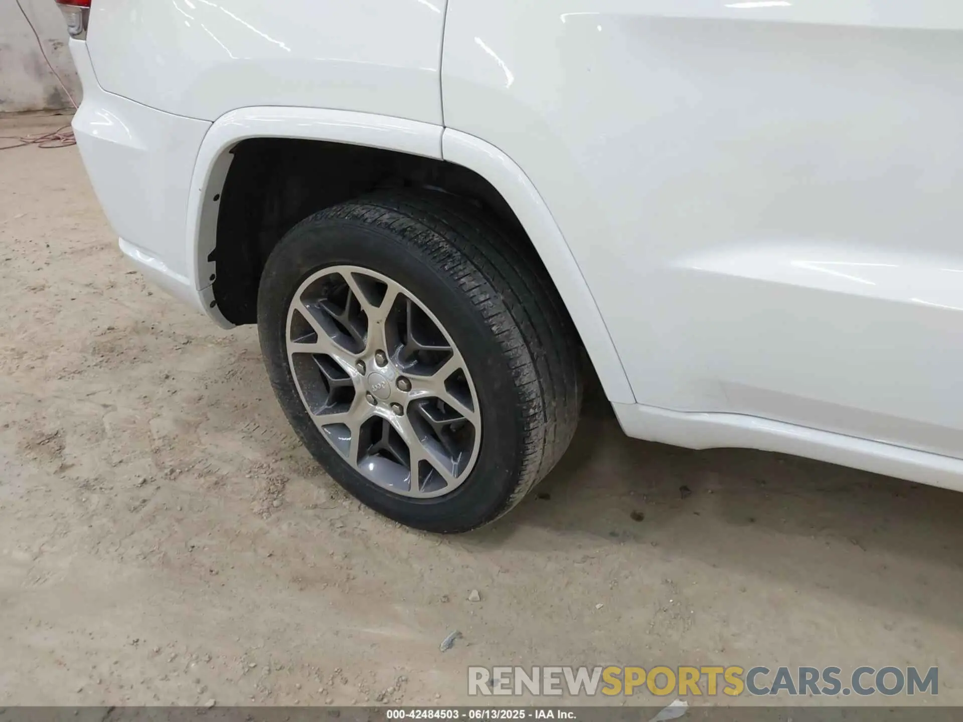 21 Photograph of a damaged car 1C4RJFCG1MC536864 JEEP GRAND CHEROKEE 2021