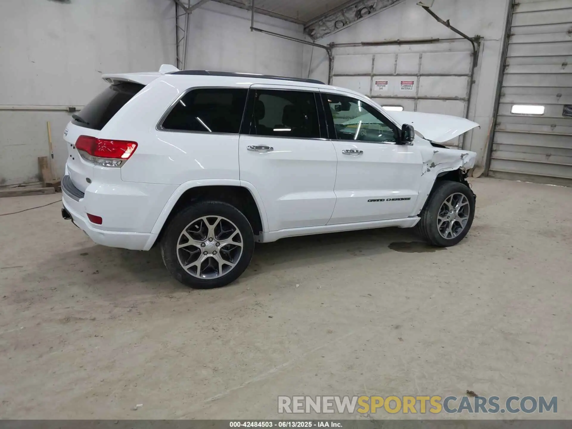 4 Photograph of a damaged car 1C4RJFCG1MC536864 JEEP GRAND CHEROKEE 2021