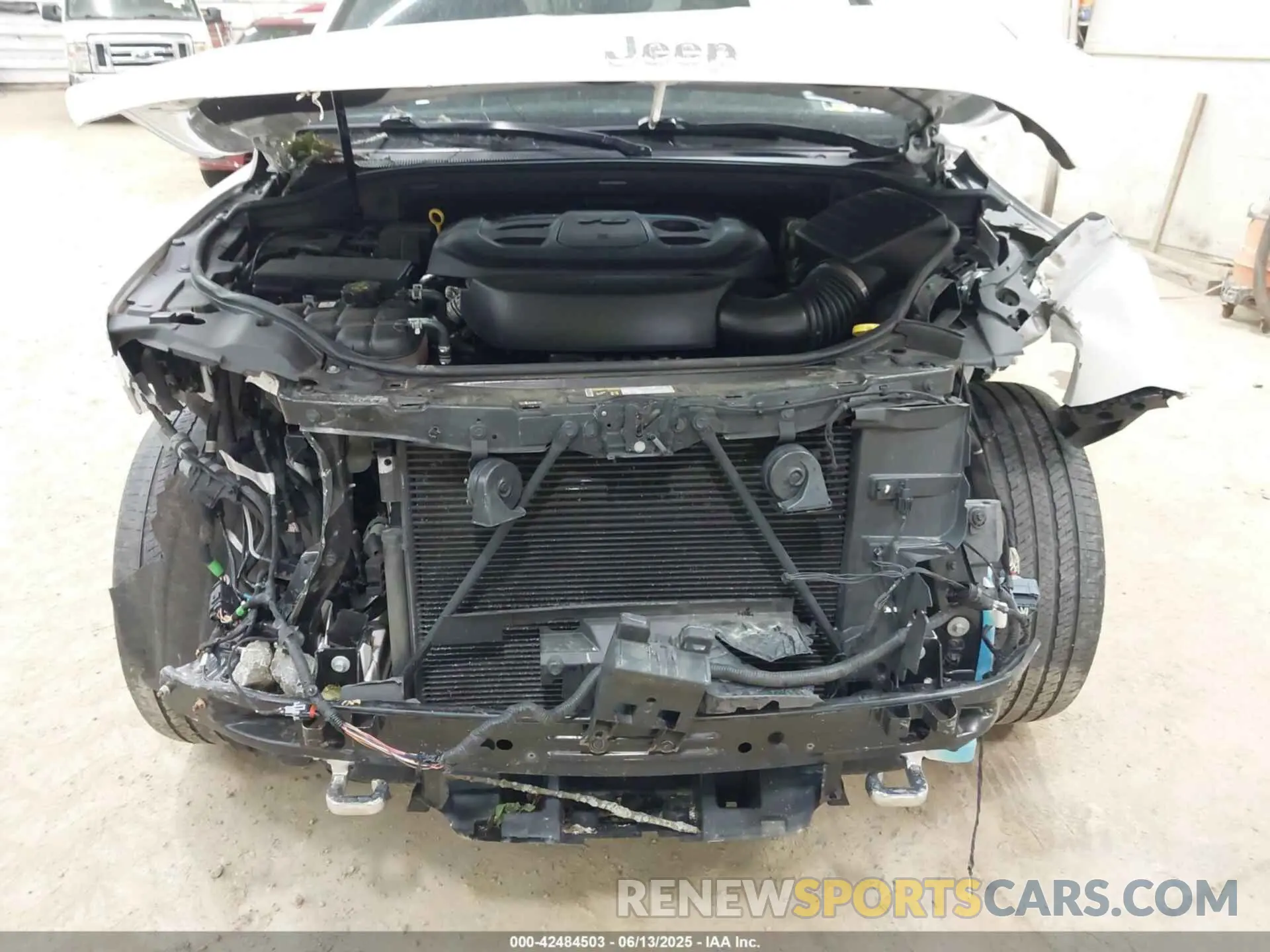 6 Photograph of a damaged car 1C4RJFCG1MC536864 JEEP GRAND CHEROKEE 2021