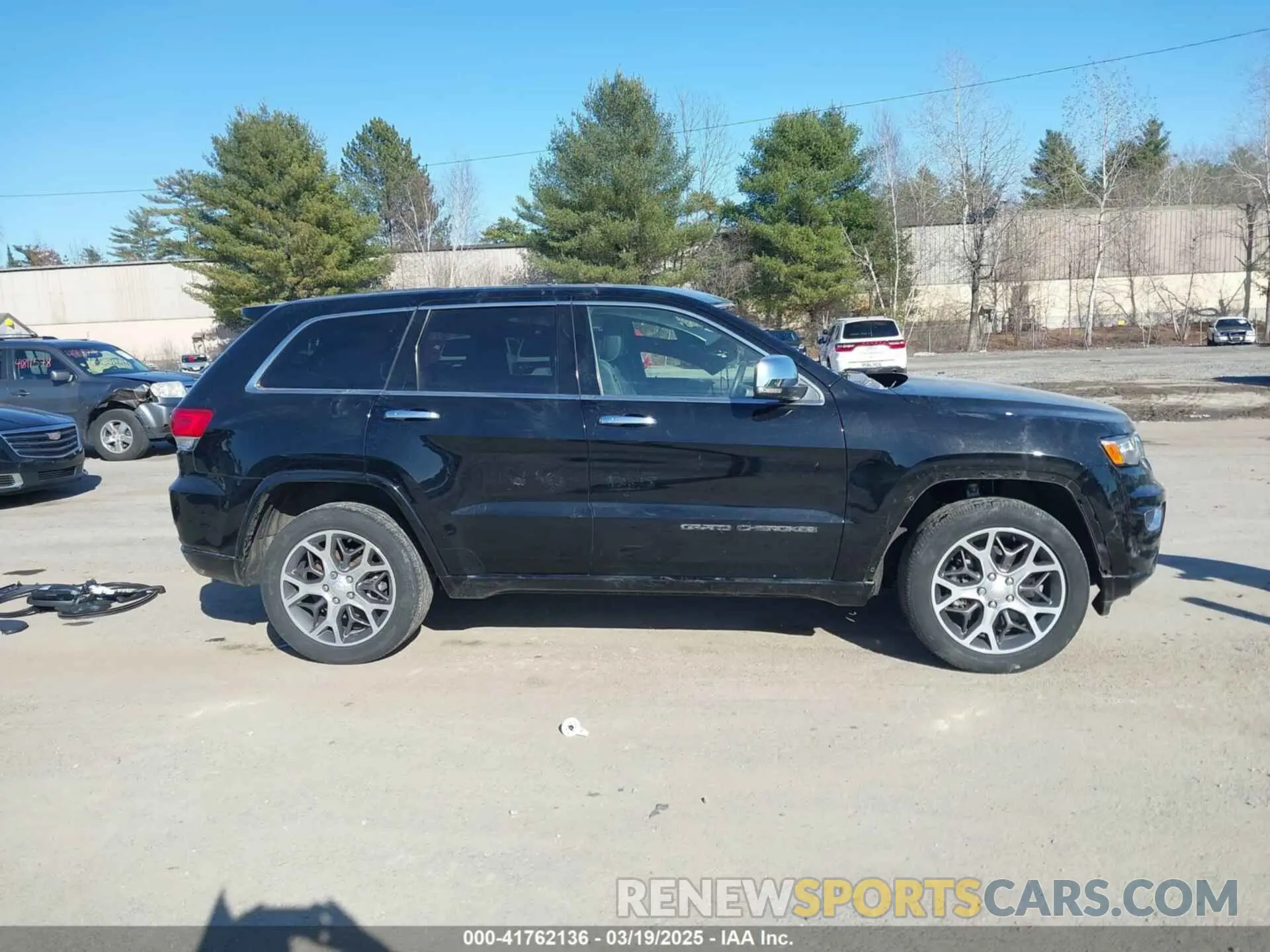 13 Photograph of a damaged car 1C4RJFCG4MC620581 JEEP GRAND CHEROKEE 2021