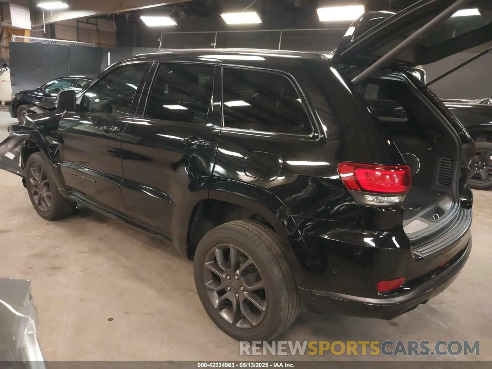3 Photograph of a damaged car 1C4RJFCG6MC756825 JEEP GRAND CHEROKEE 2021