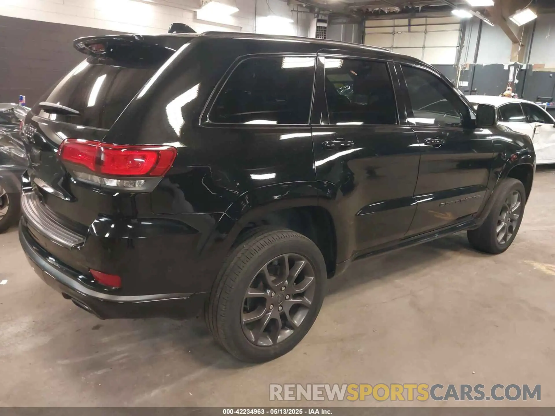 4 Photograph of a damaged car 1C4RJFCG6MC756825 JEEP GRAND CHEROKEE 2021