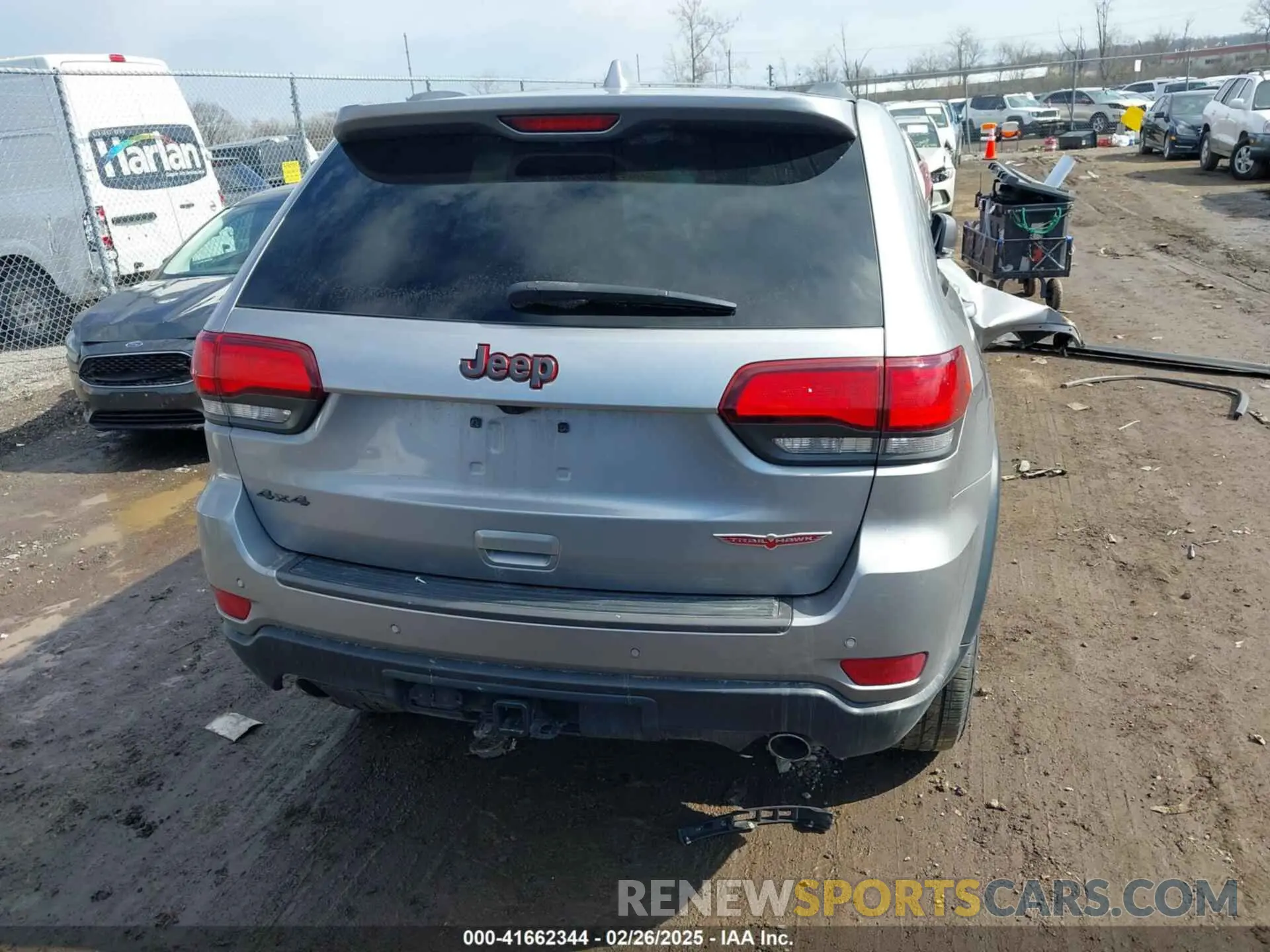 17 Photograph of a damaged car 1C4RJFLG6MC683973 JEEP GRAND CHEROKEE 2021