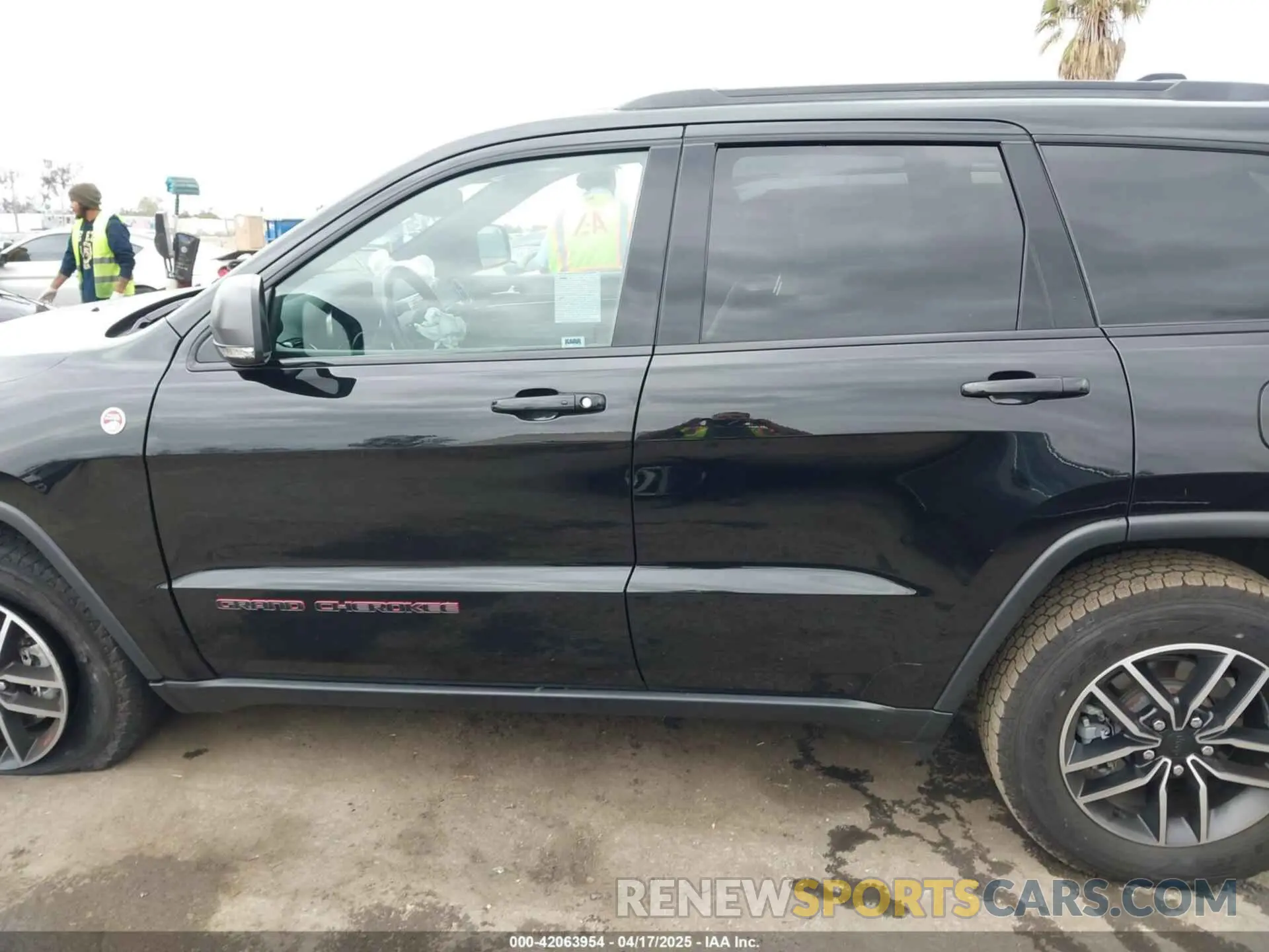 14 Фотография поврежденного автомобиля 1C4RJFLT4MC771773 JEEP GRAND CHEROKEE 2021