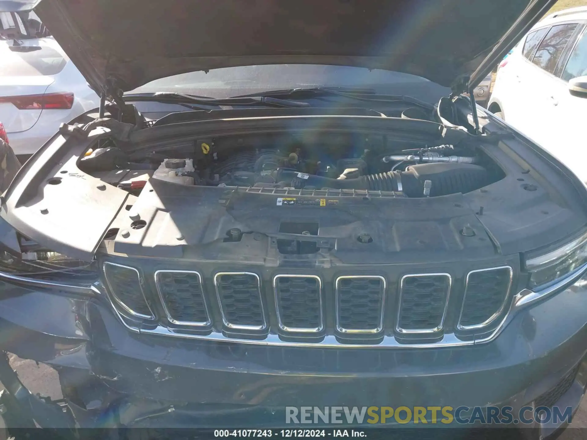 10 Photograph of a damaged car 1C4RJGAGXN8589401 JEEP GRAND CHEROKEE 2022