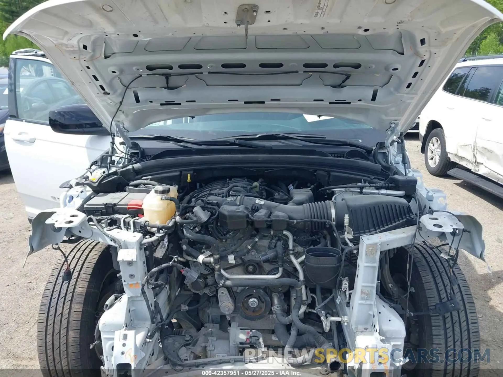 10 Photograph of a damaged car 1C4RJHAG7N8633554 JEEP GRAND CHEROKEE 2022
