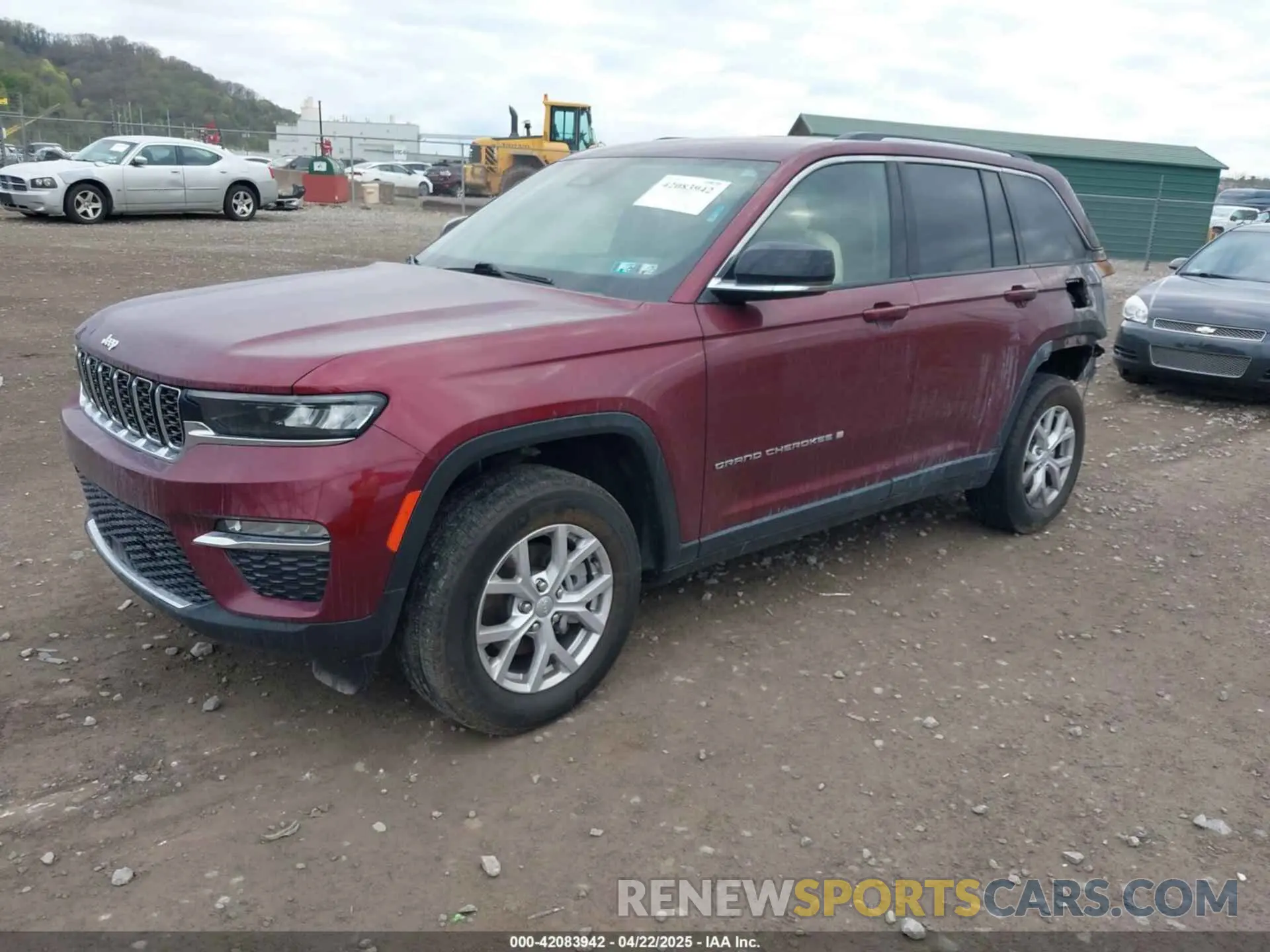 2 Photograph of a damaged car 1C4RJHBG2N8612156 JEEP GRAND CHEROKEE 2022