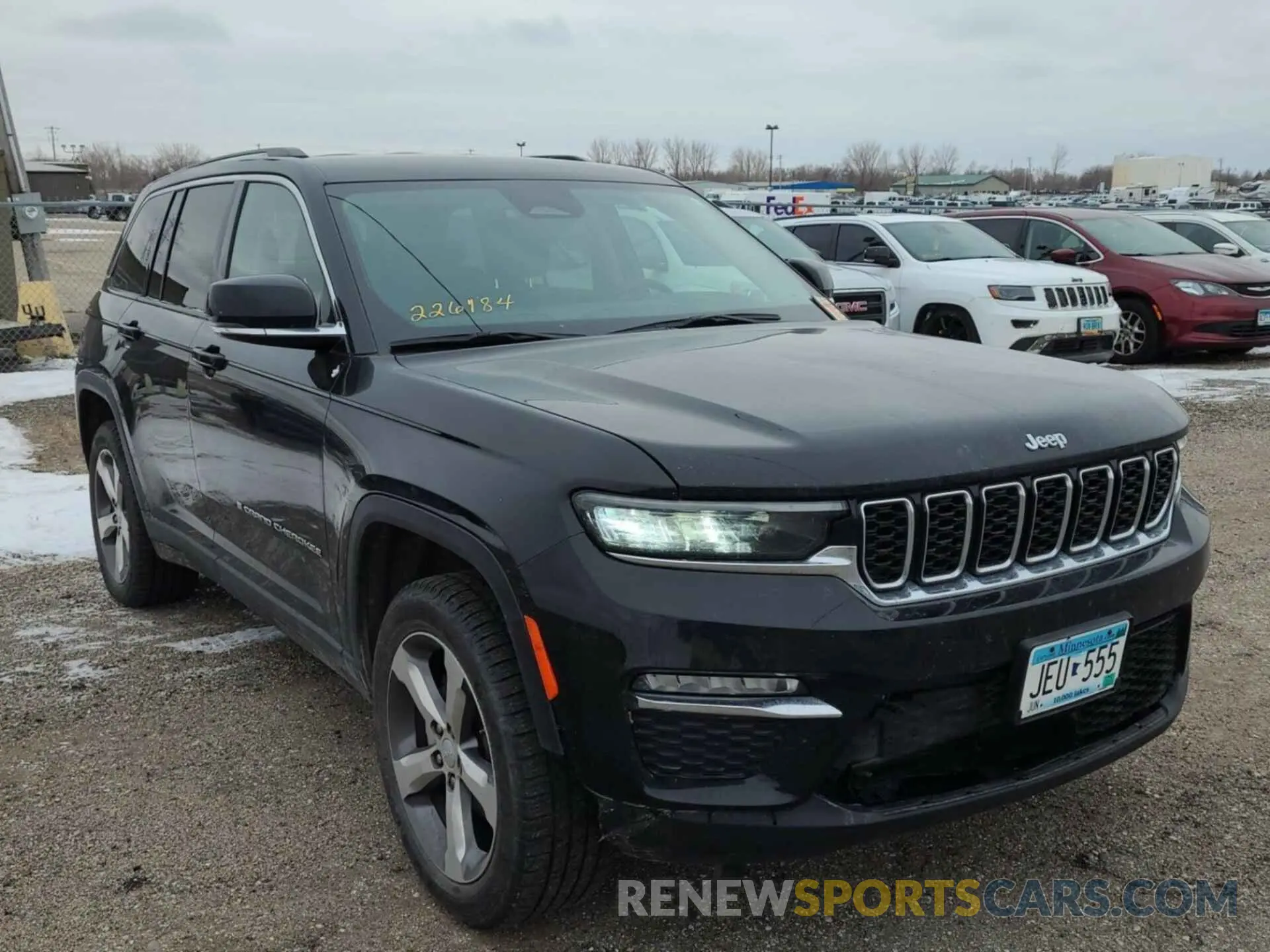 17 Photograph of a damaged car 1C4RJHBG2N8619866 JEEP GRAND CHEROKEE 2022