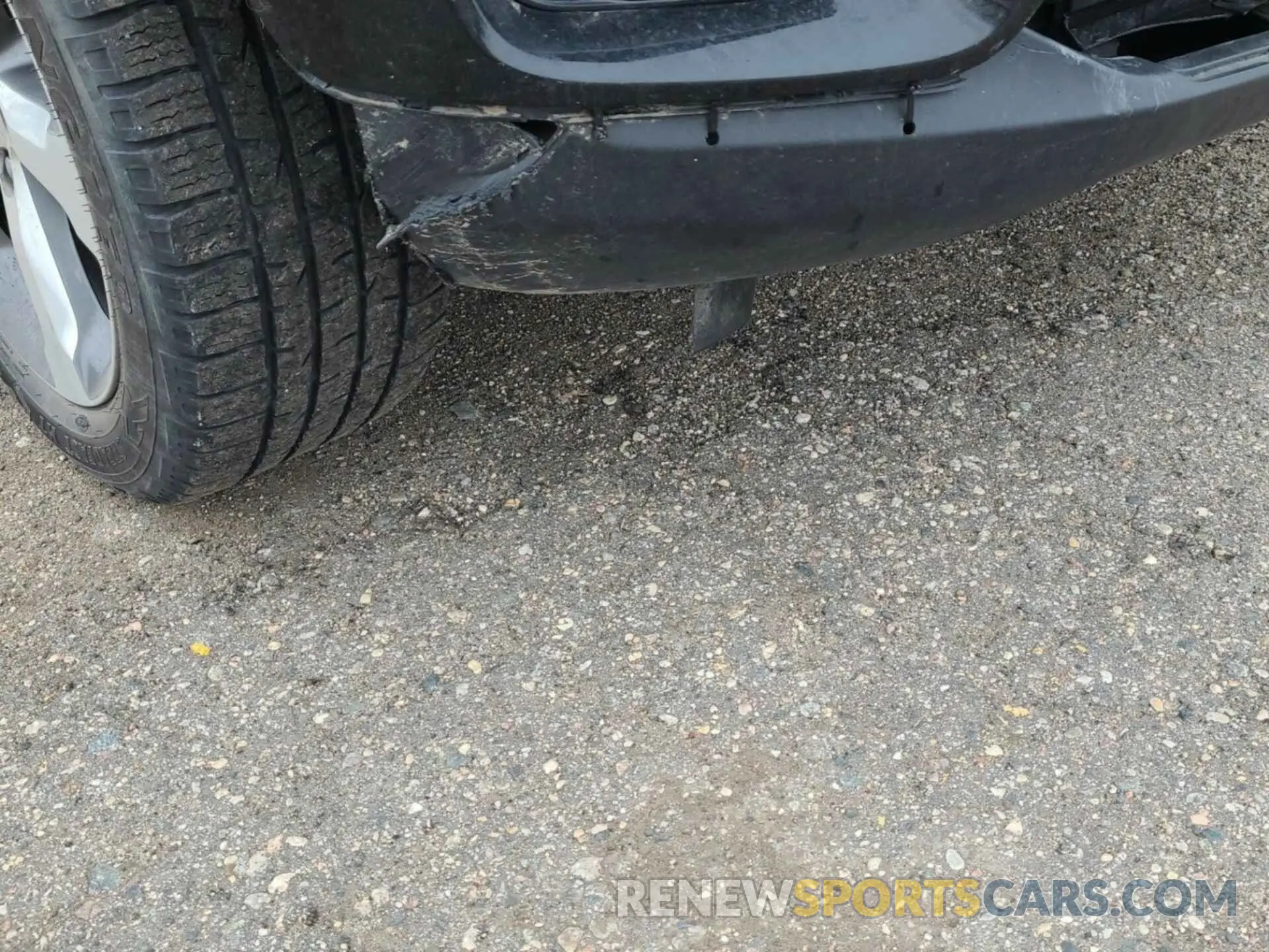 29 Photograph of a damaged car 1C4RJHBG2N8619866 JEEP GRAND CHEROKEE 2022
